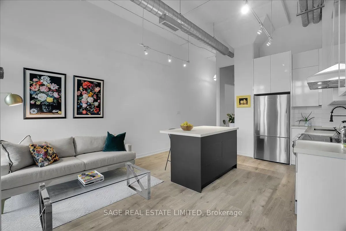 380 Macpherson Avenue, #317