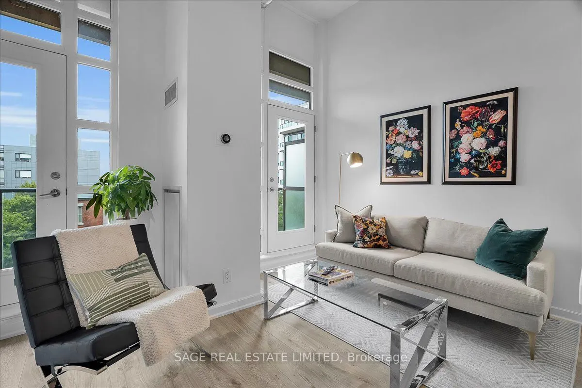 380 Macpherson Avenue, #317