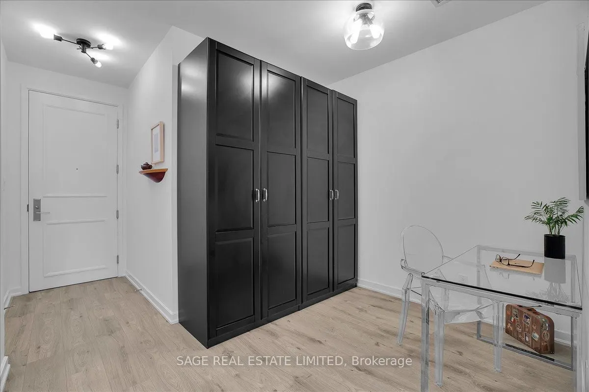 380 Macpherson Avenue, #317