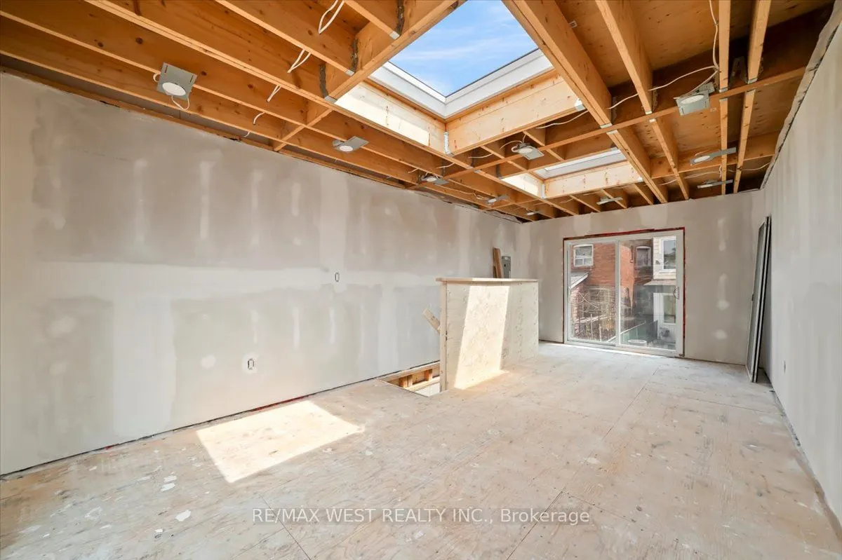 248 1/2 Euclid Avenue