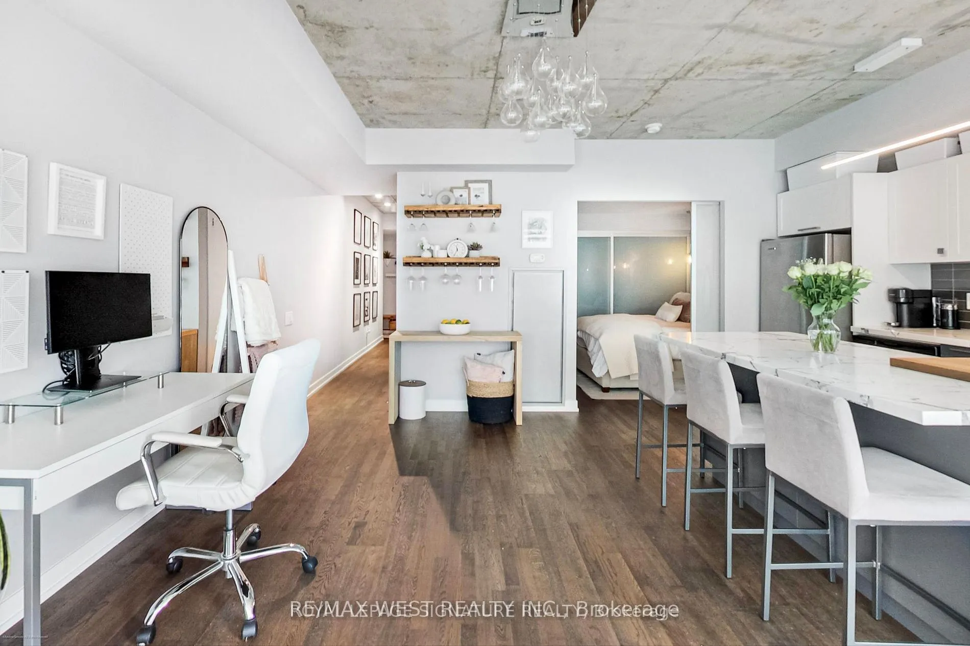 650 King Street W, #310