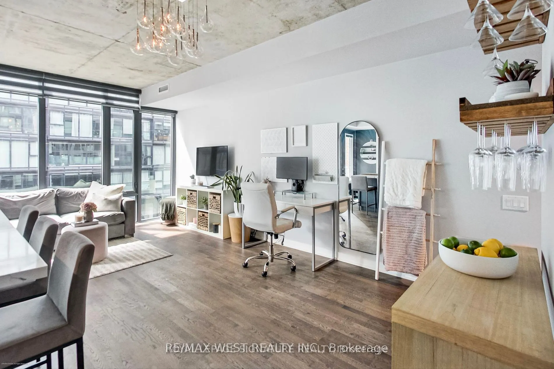 650 King Street W, #310