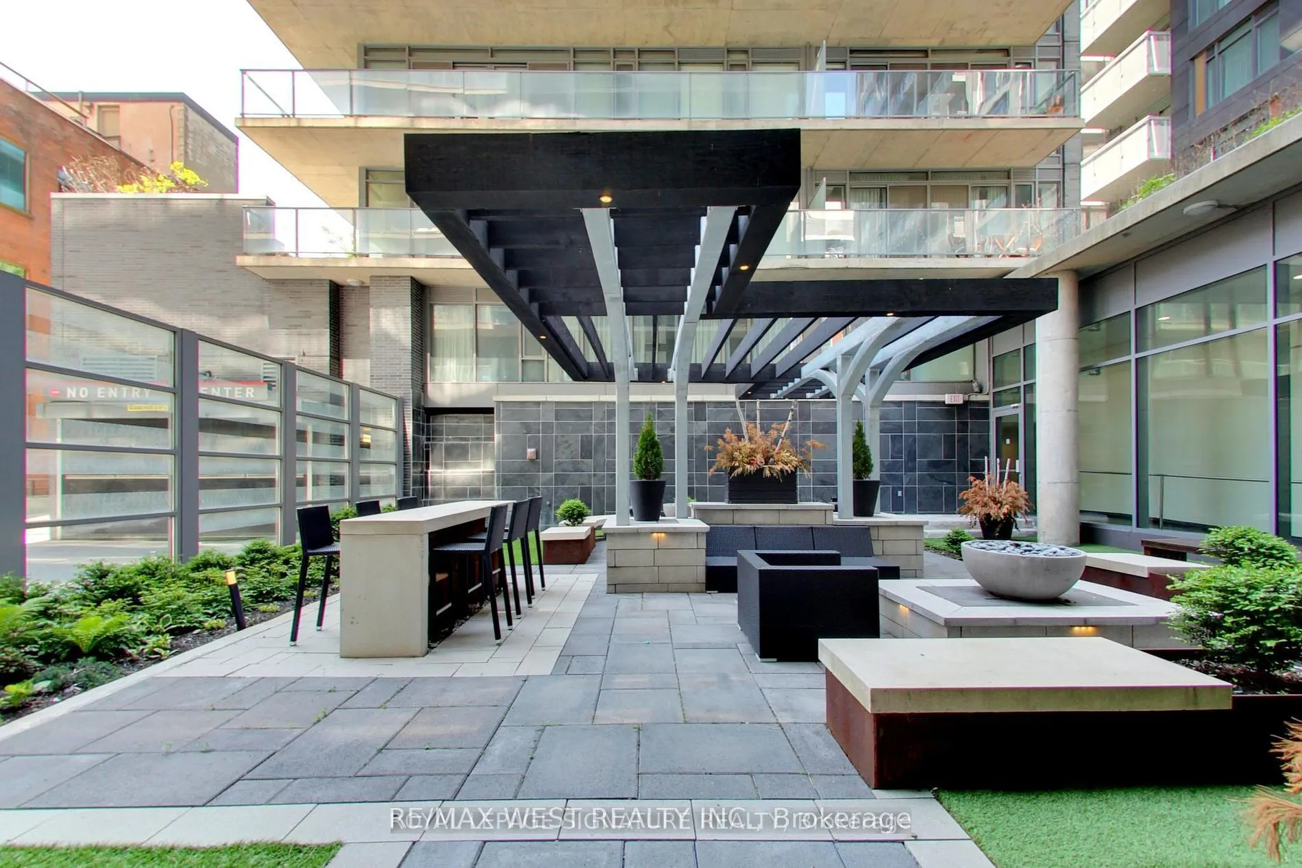 650 King Street W, #310