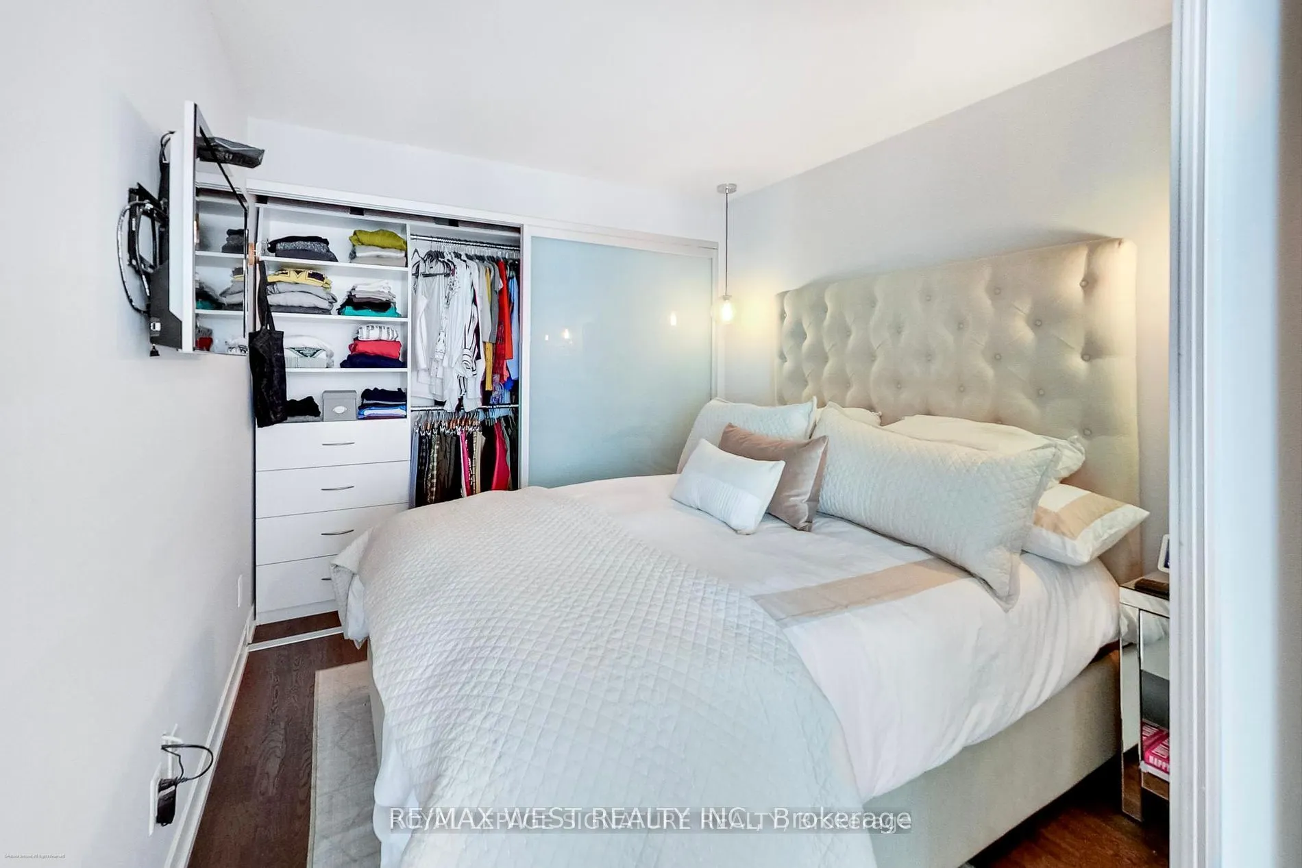 650 King Street W, #310