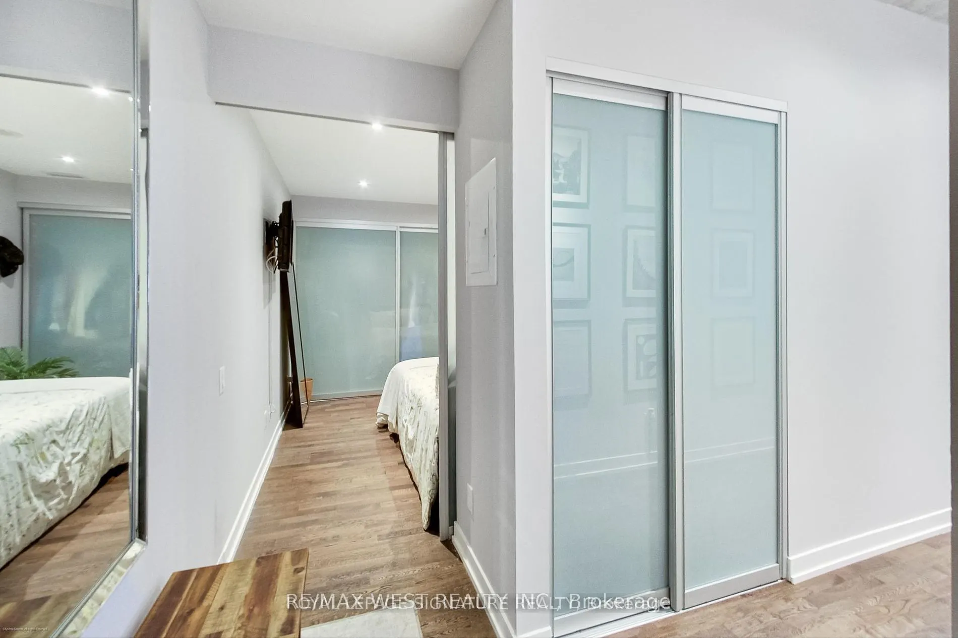 650 King Street W, #310