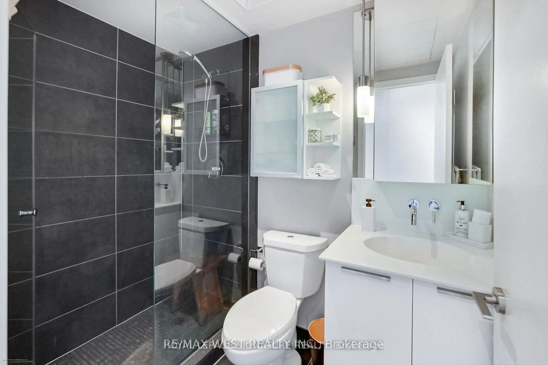 650 King Street W, #310