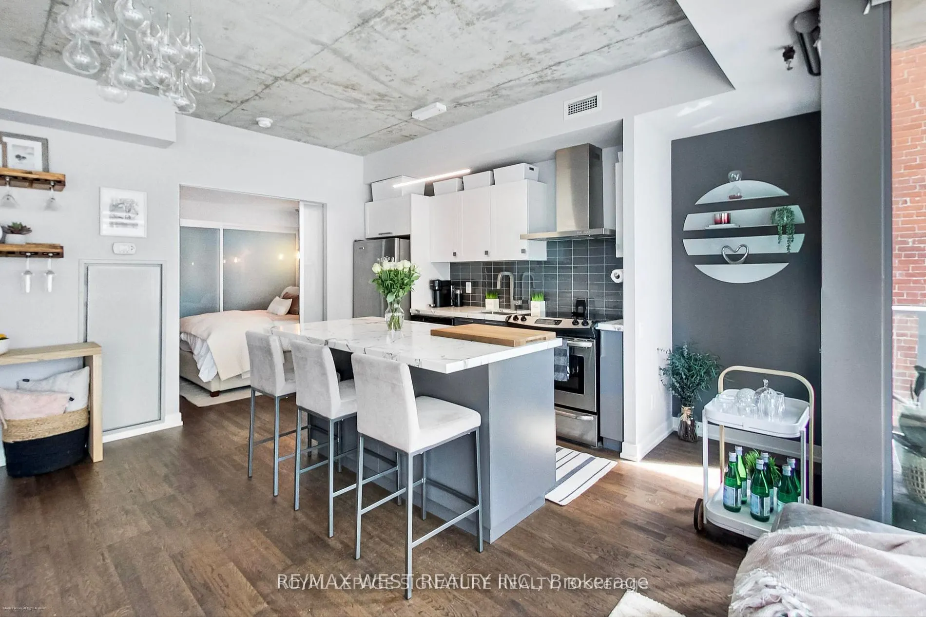 650 King Street W, #310