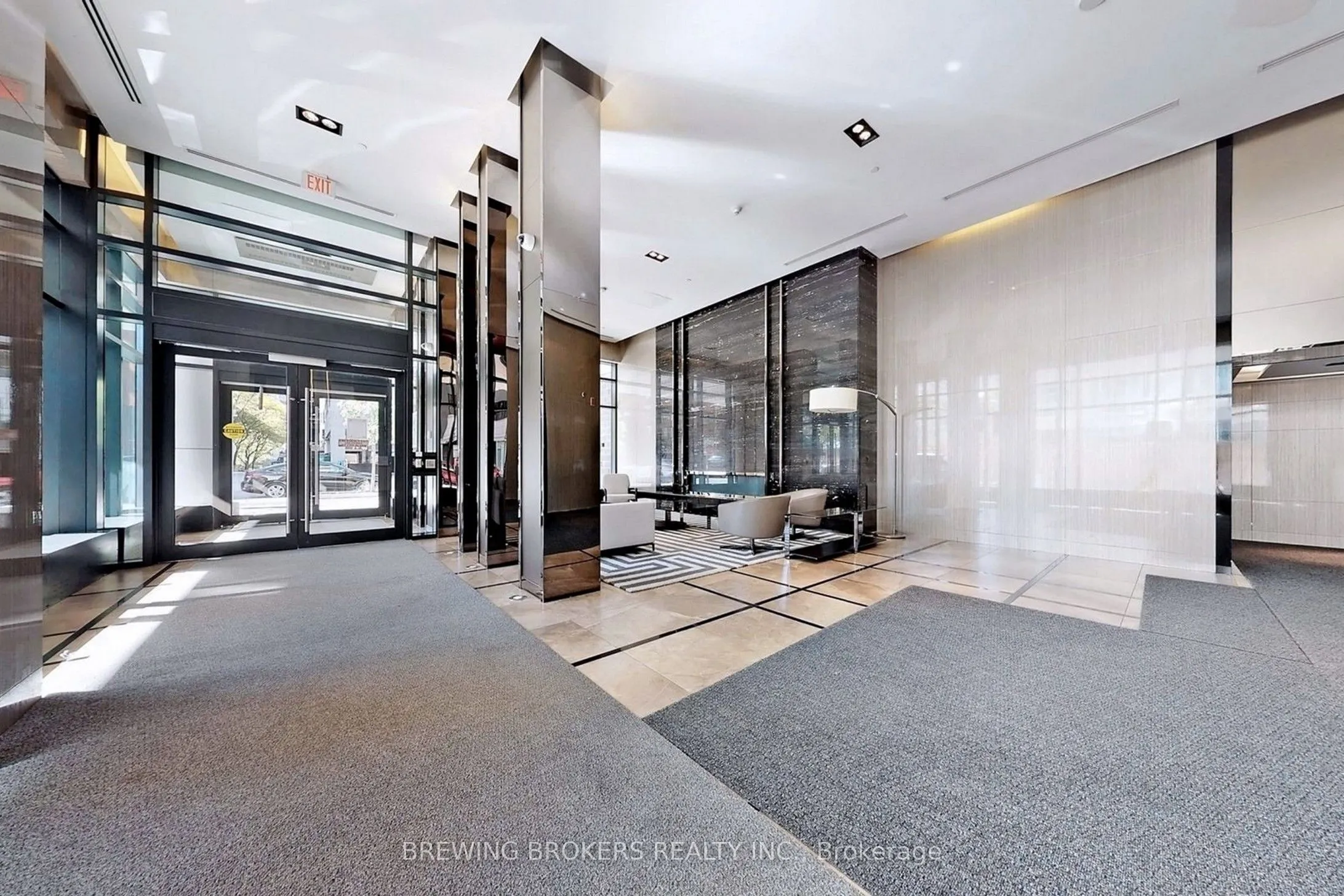 89 Dunfield Avenue, #902