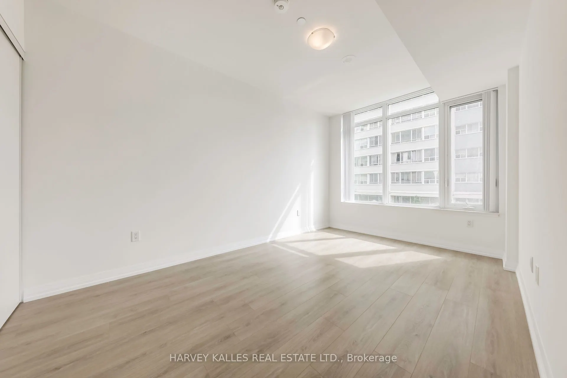 25 Holly Street, #TH104