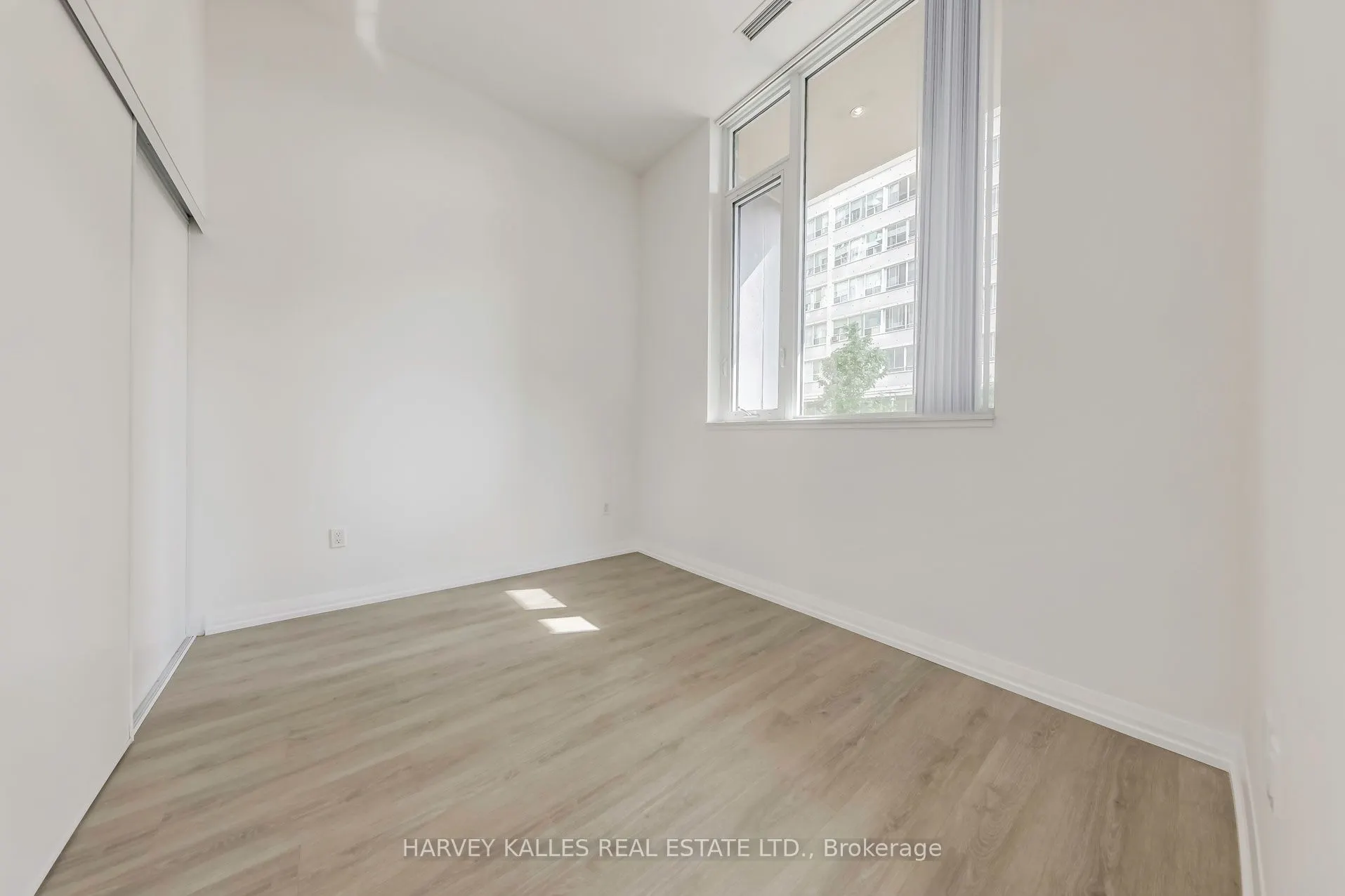 25 Holly Street, #TH104