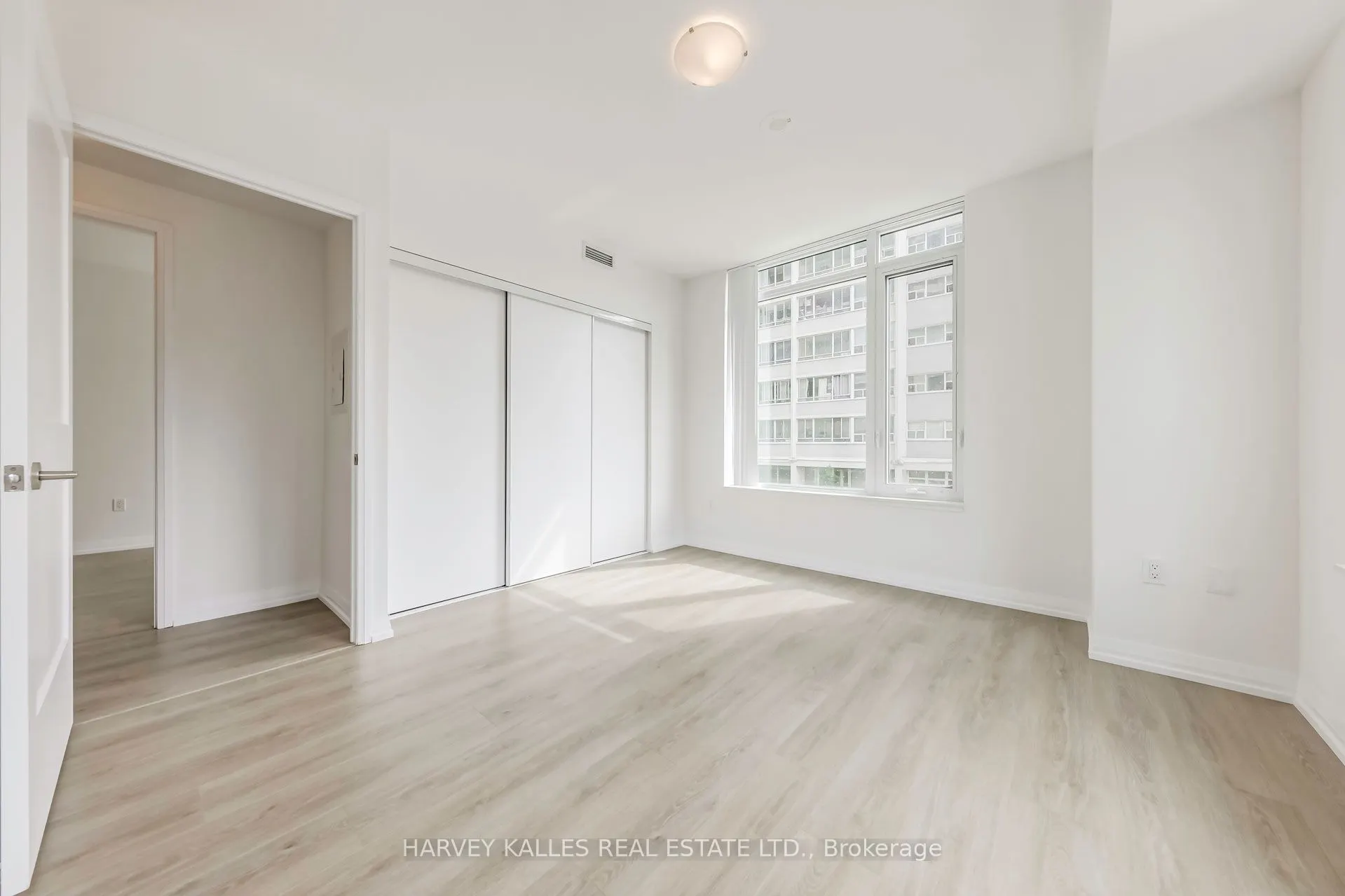 25 Holly Street, #TH104