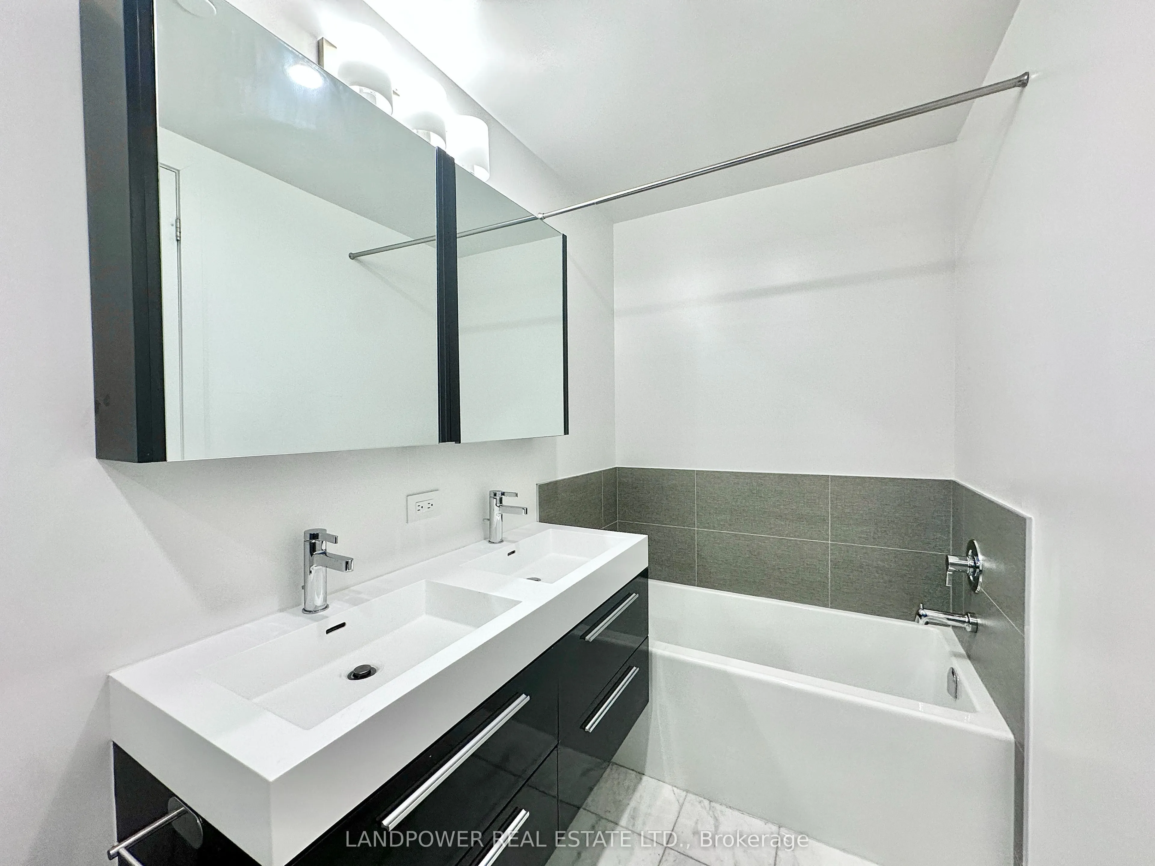 270 Davenport Road, #TH8