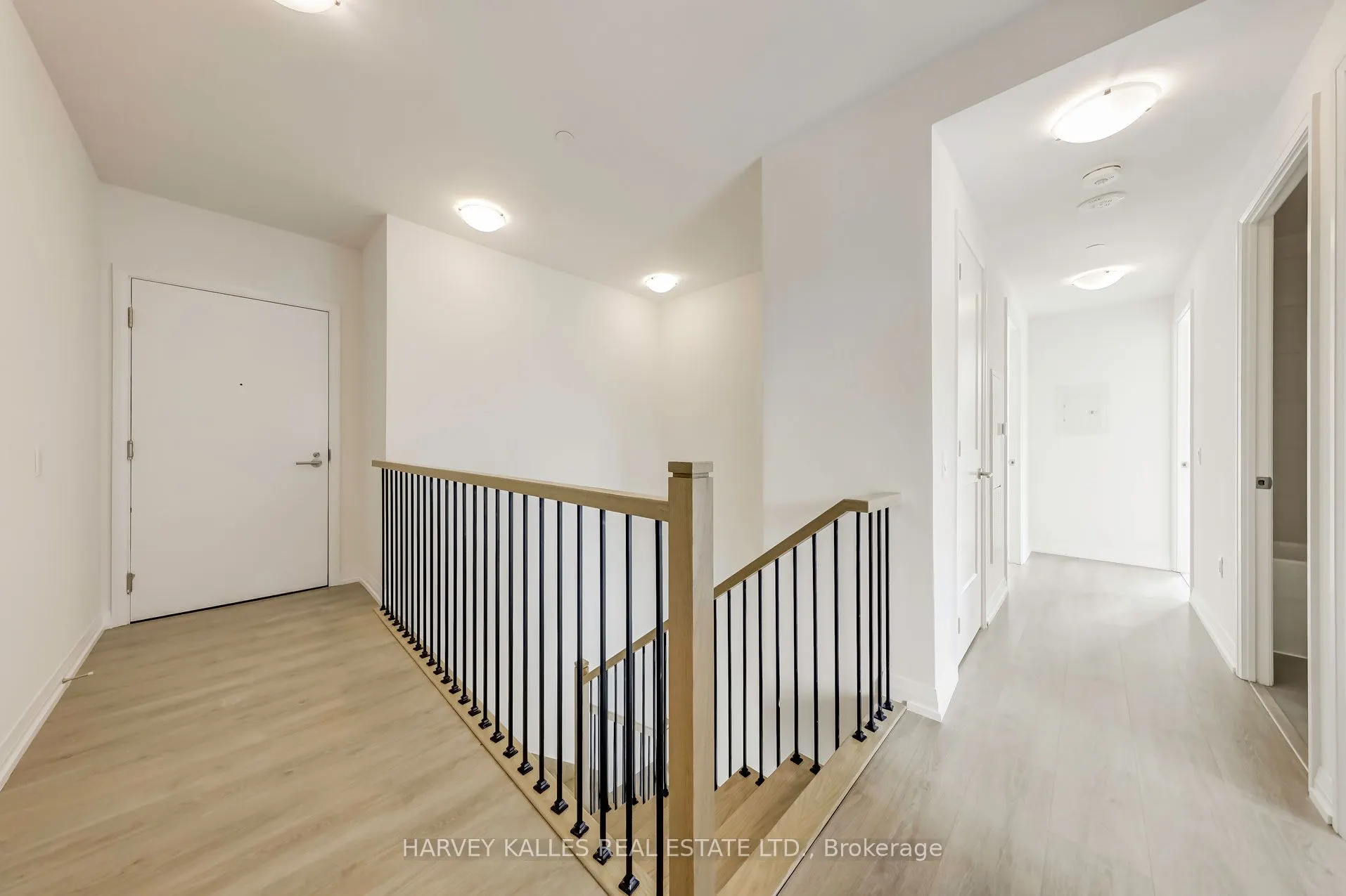 25 Holly Street, #TH104