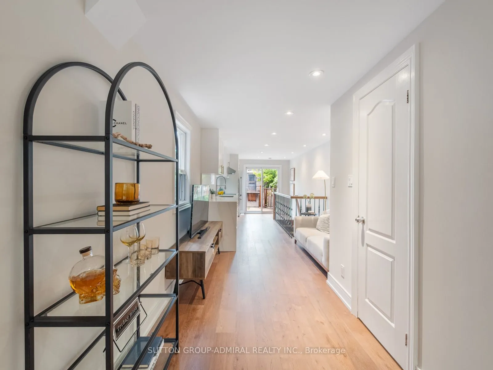 398 Crawford Street