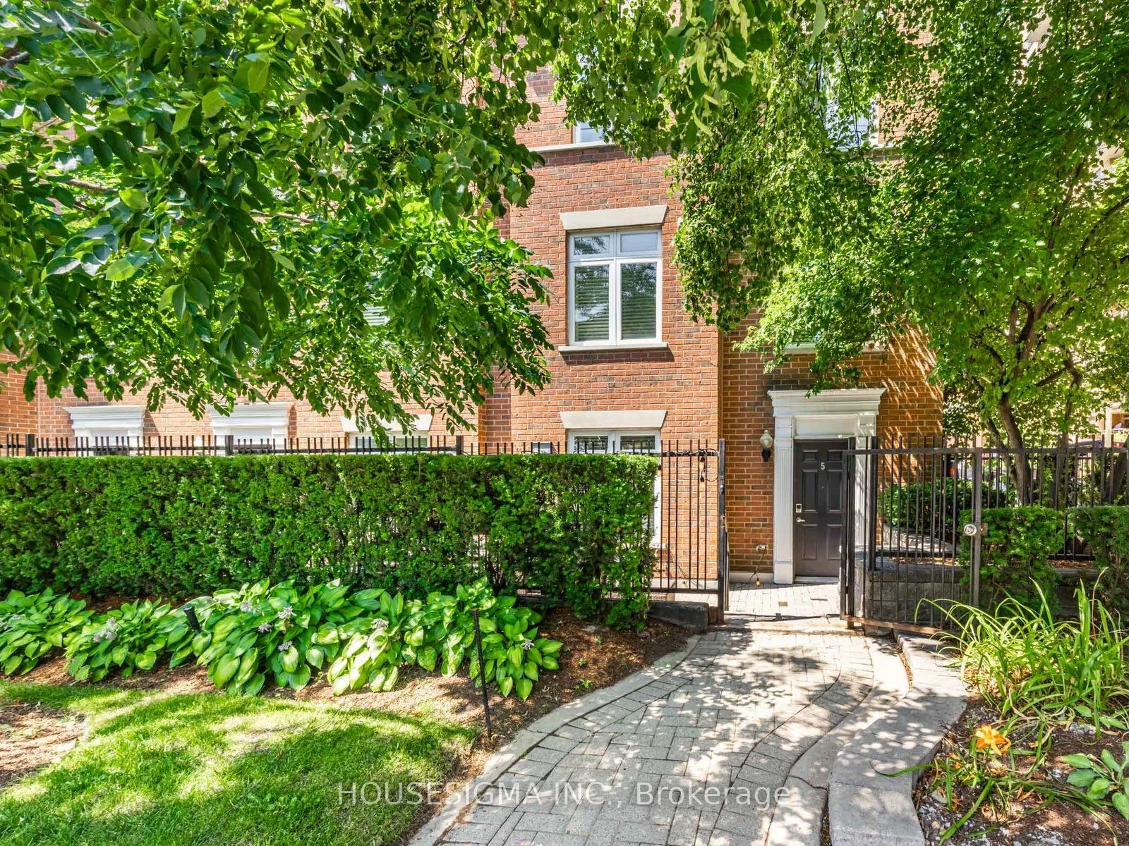 106 Redpath Avenue, #5