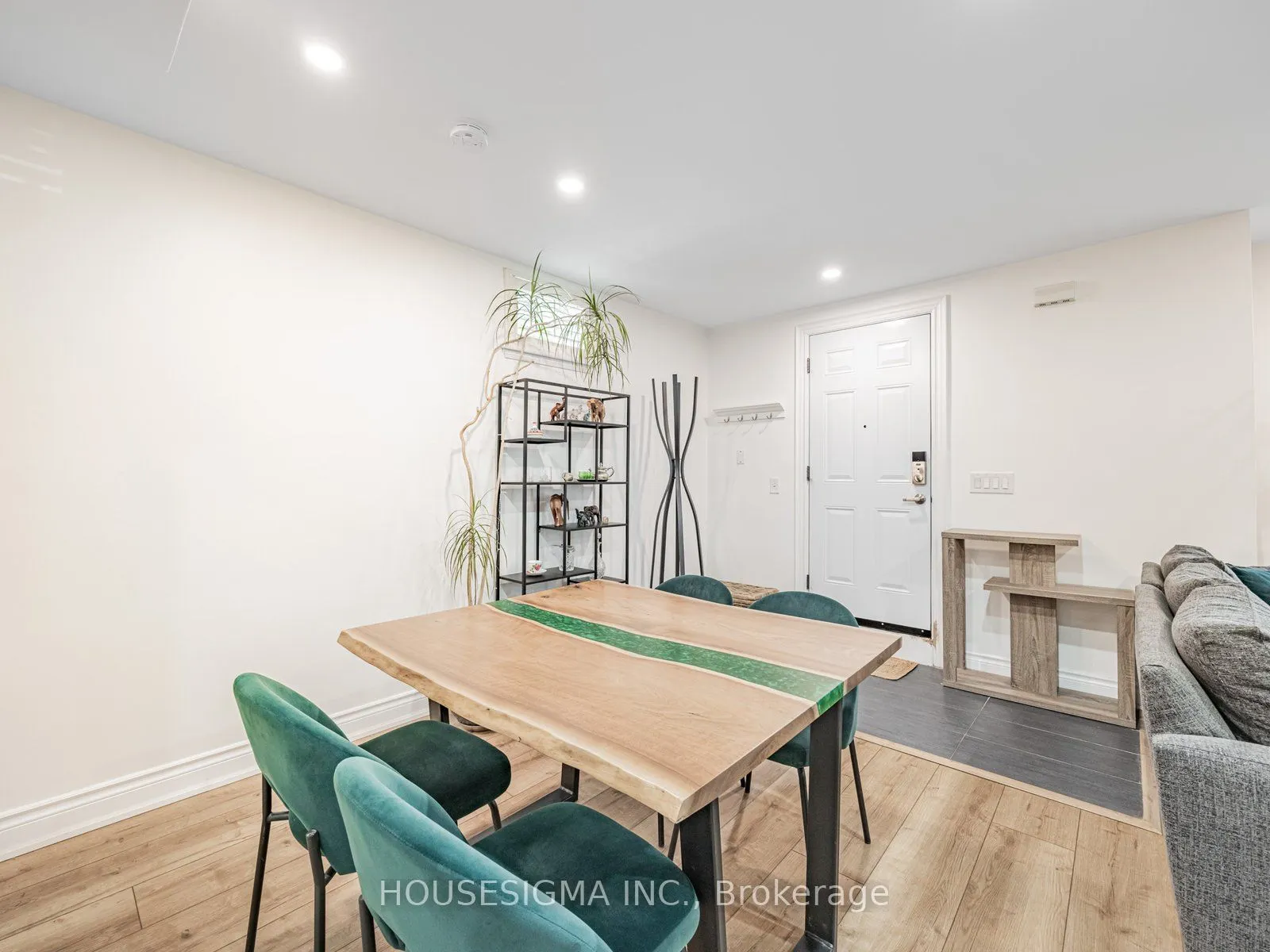 106 Redpath Avenue, #5