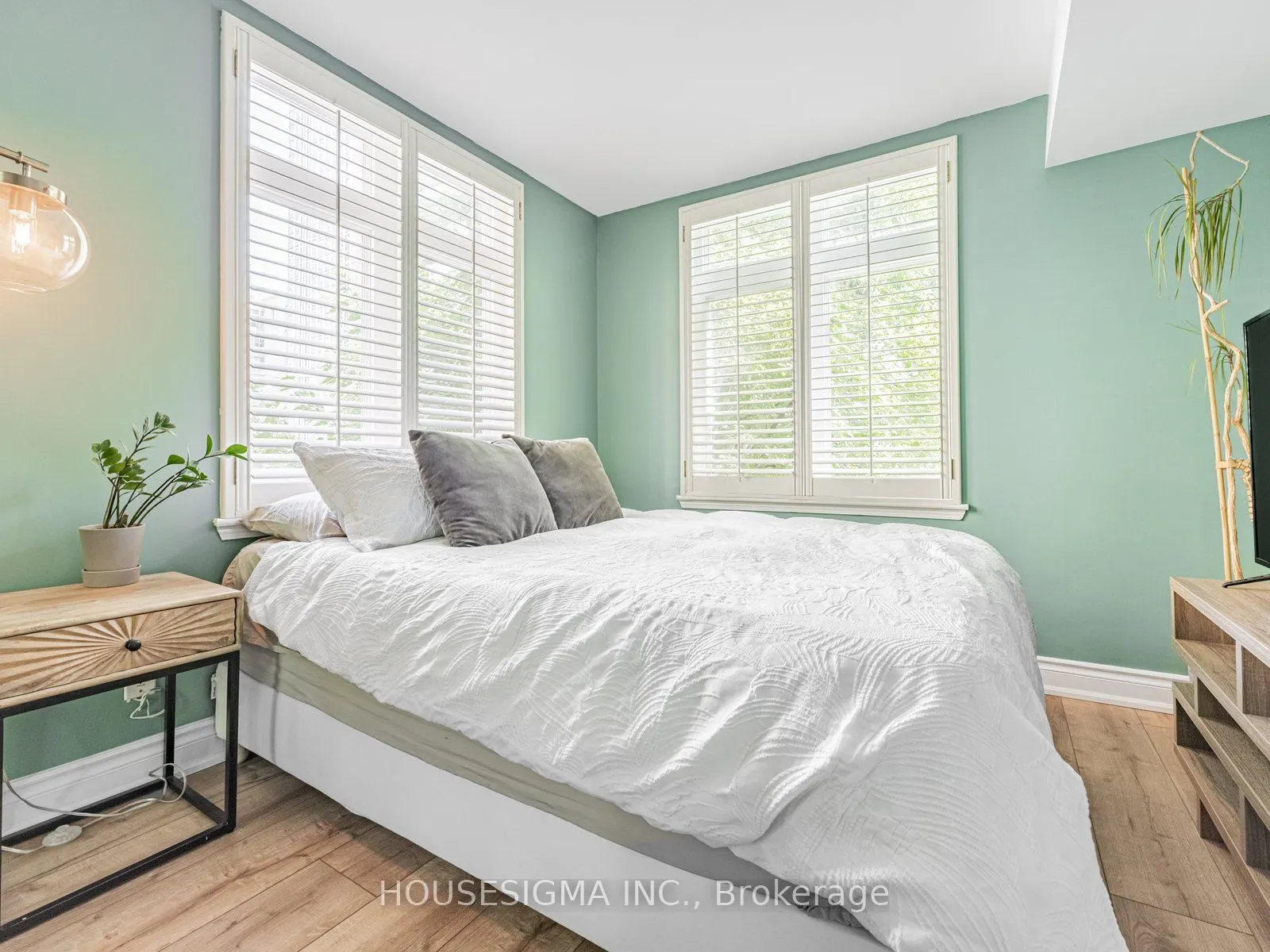 106 Redpath Avenue, #5
