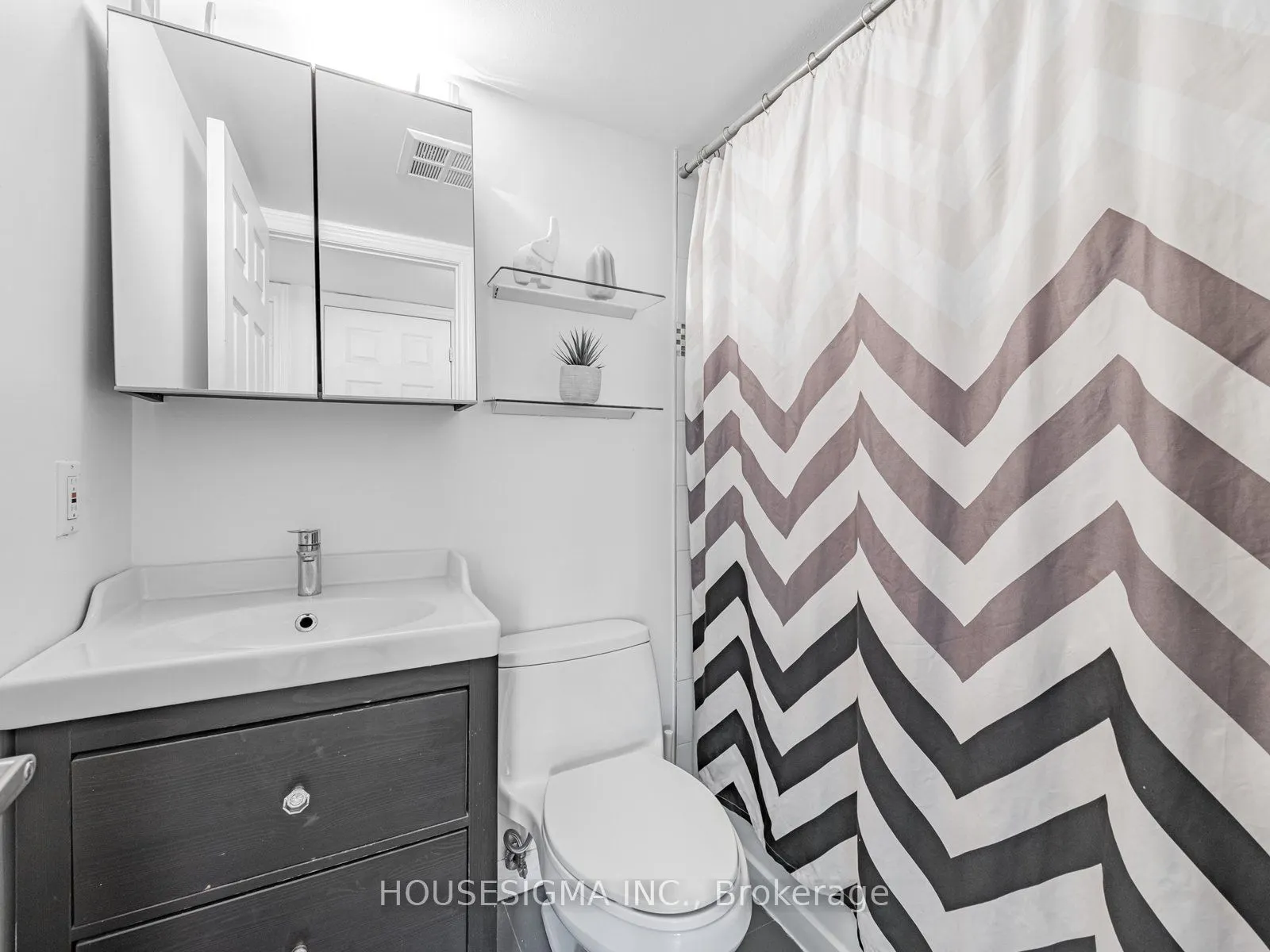 106 Redpath Avenue, #5