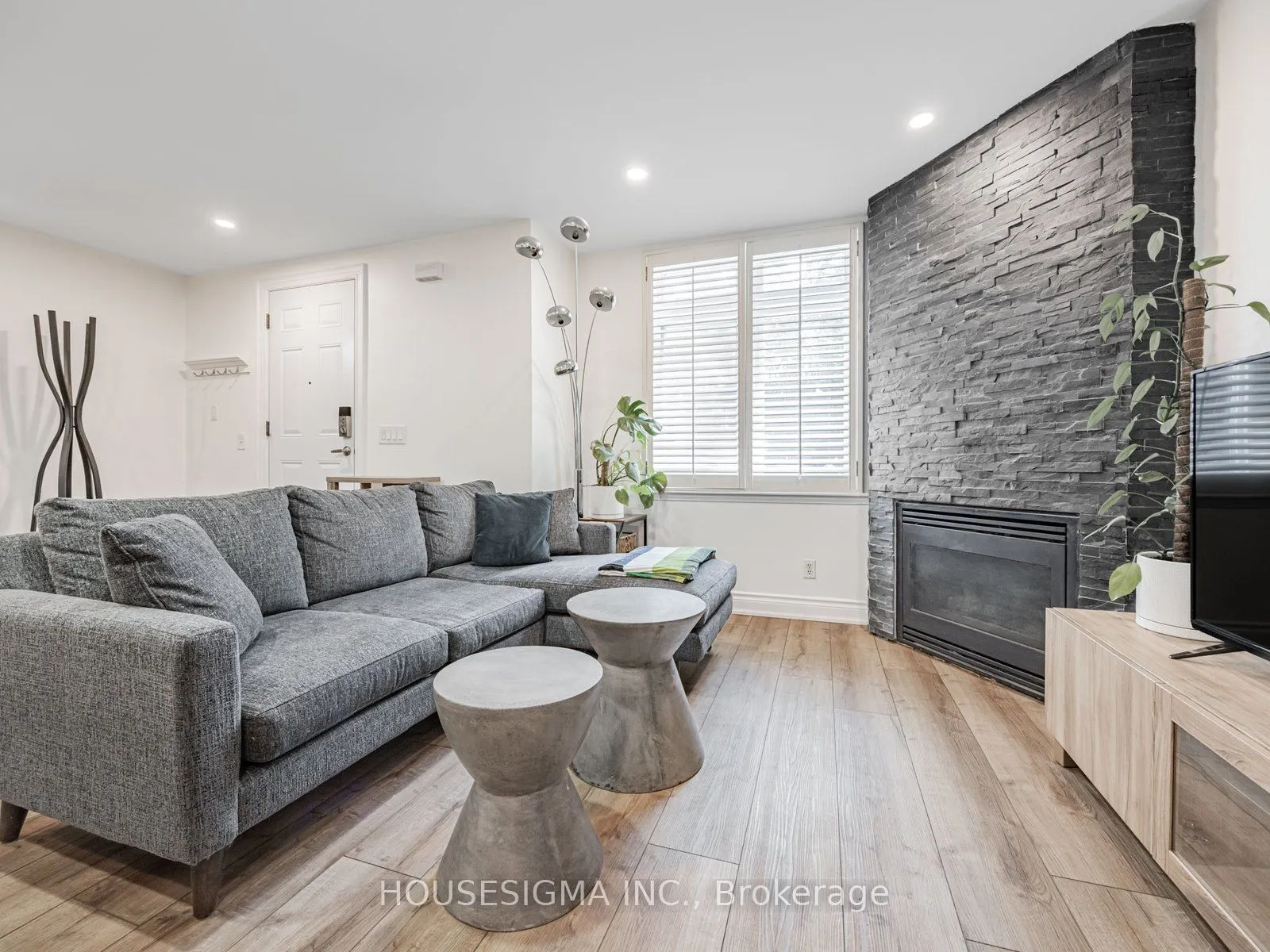 106 Redpath Avenue, #5
