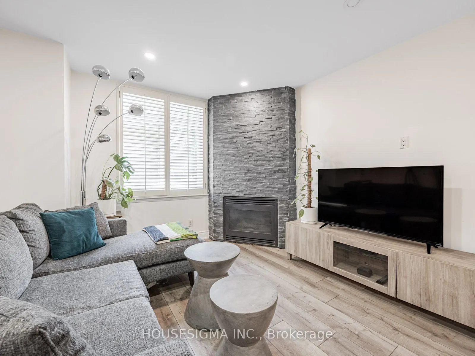 106 Redpath Avenue, #5