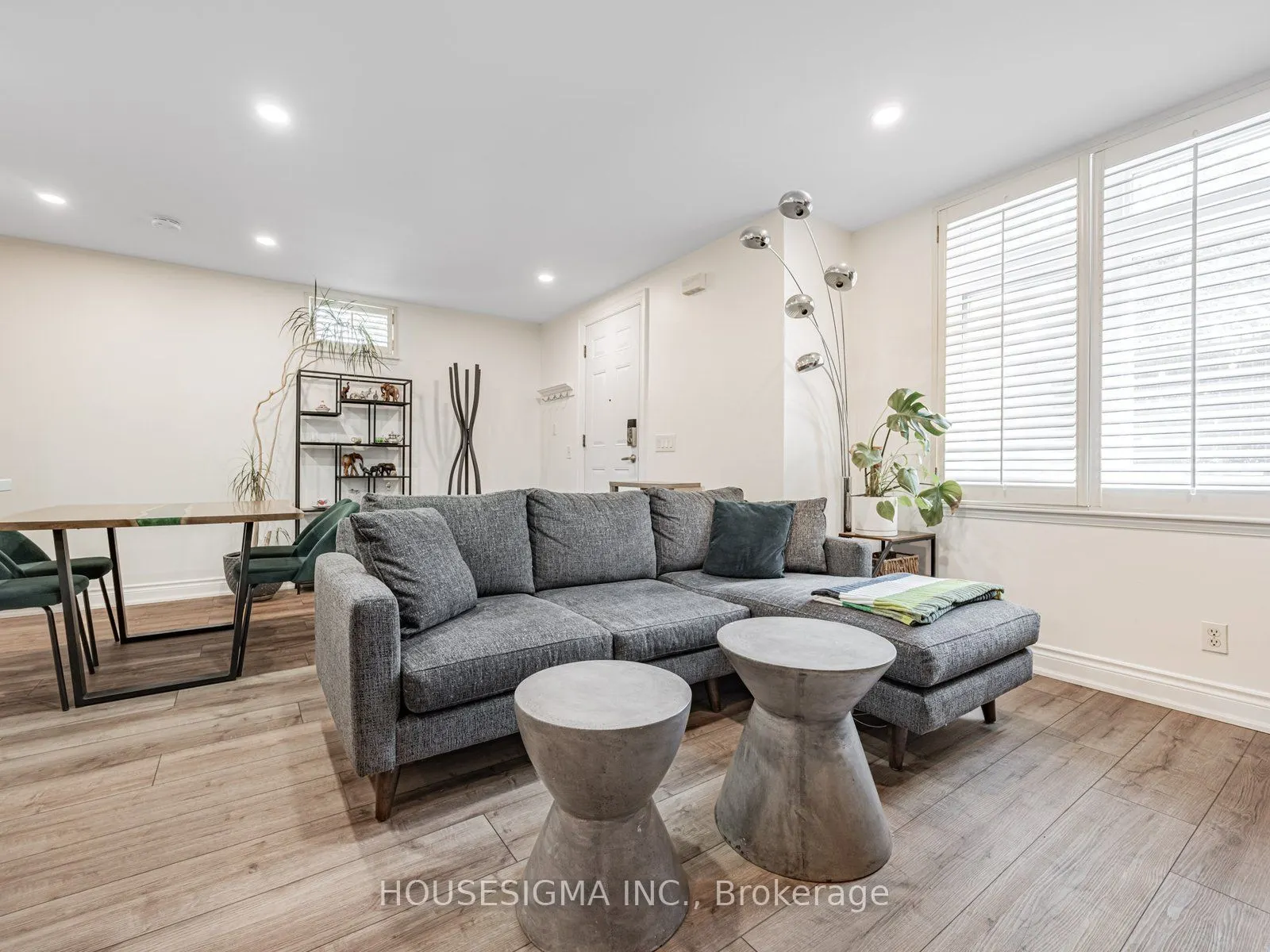 106 Redpath Avenue, #5