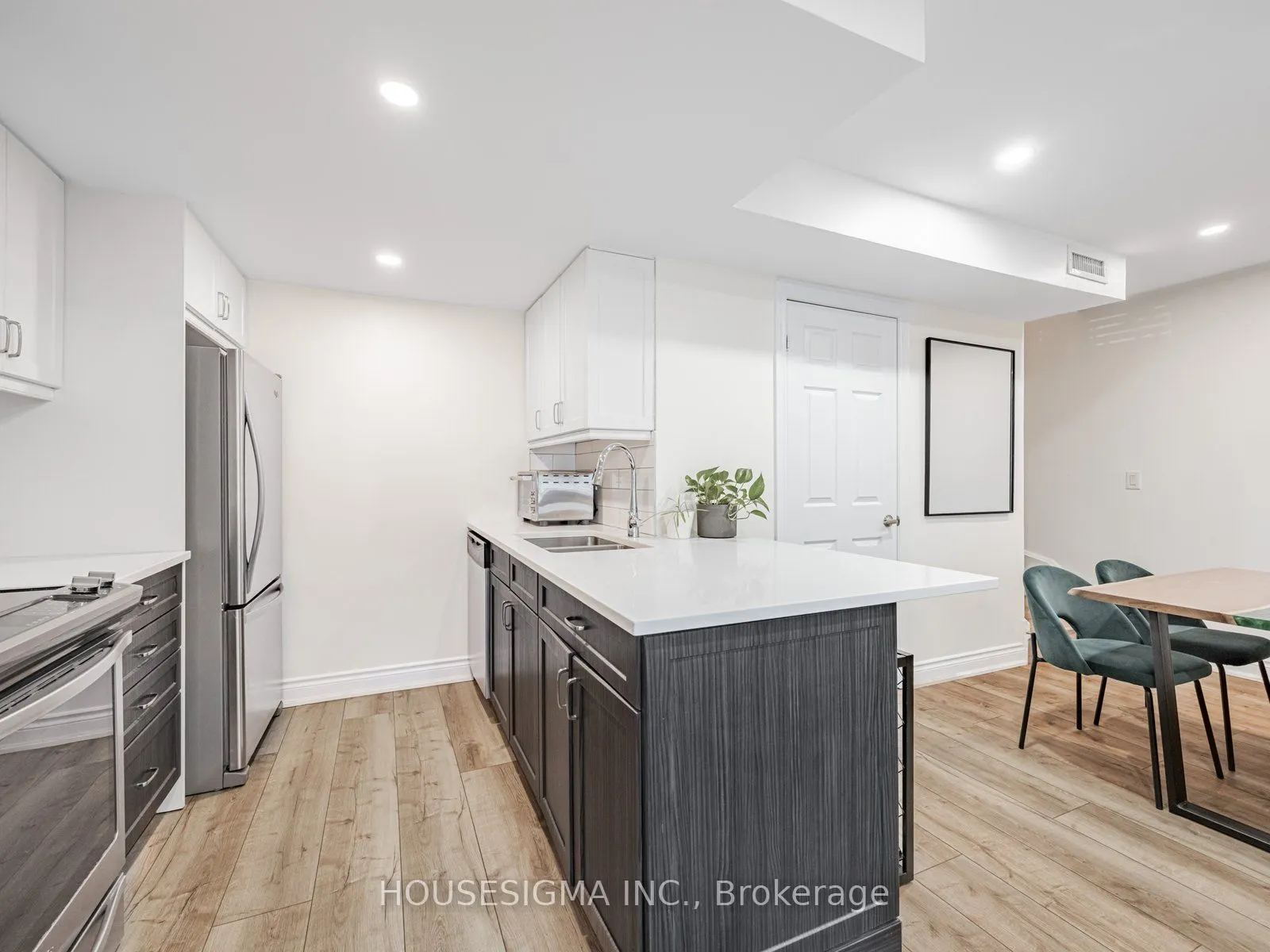 106 Redpath Avenue, #5