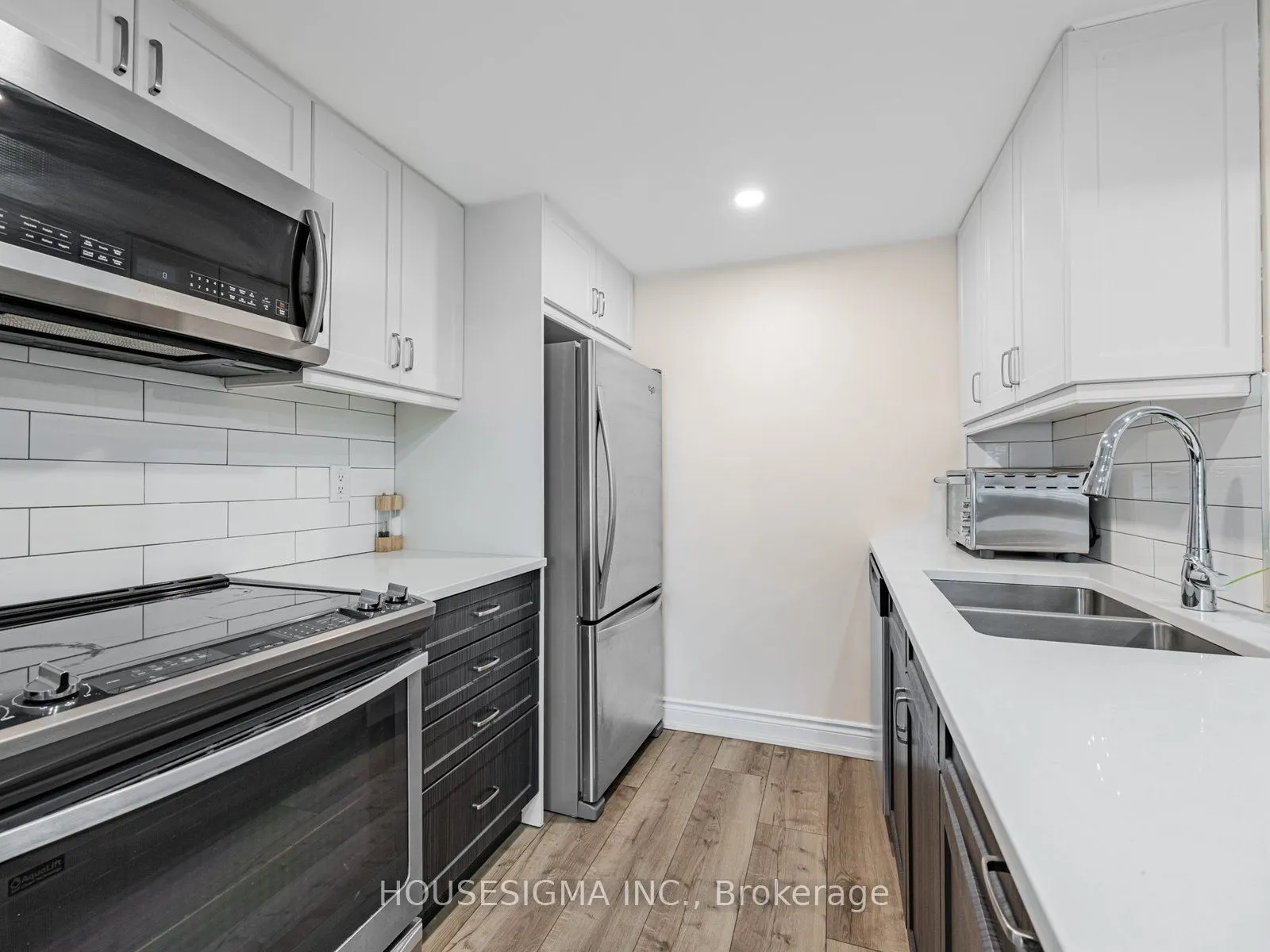 106 Redpath Avenue, #5