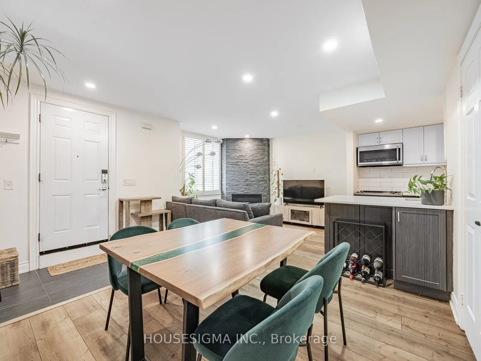 106 Redpath Avenue, #5