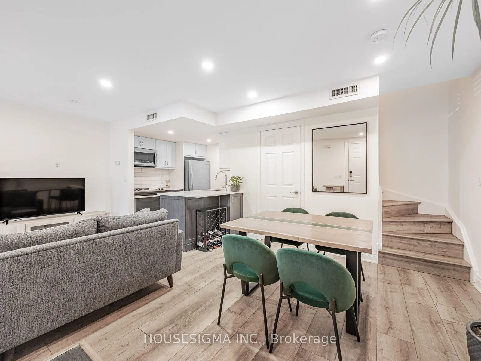 106 Redpath Avenue, #5