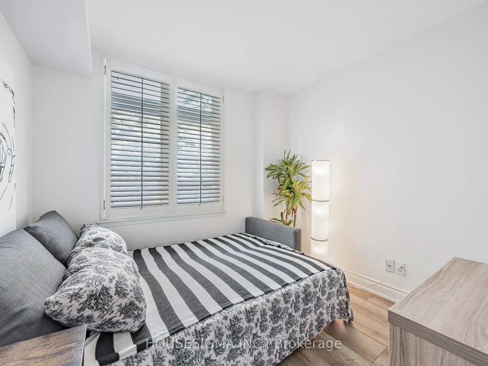 106 Redpath Avenue, #5