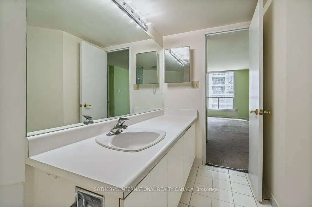 30 Holly Street, #1105