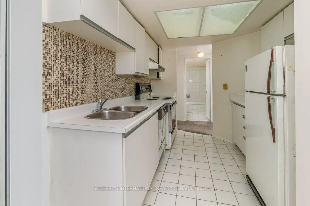 30 Holly Street, #1105