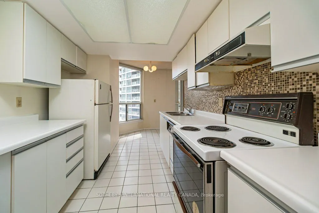 30 Holly Street, #1105