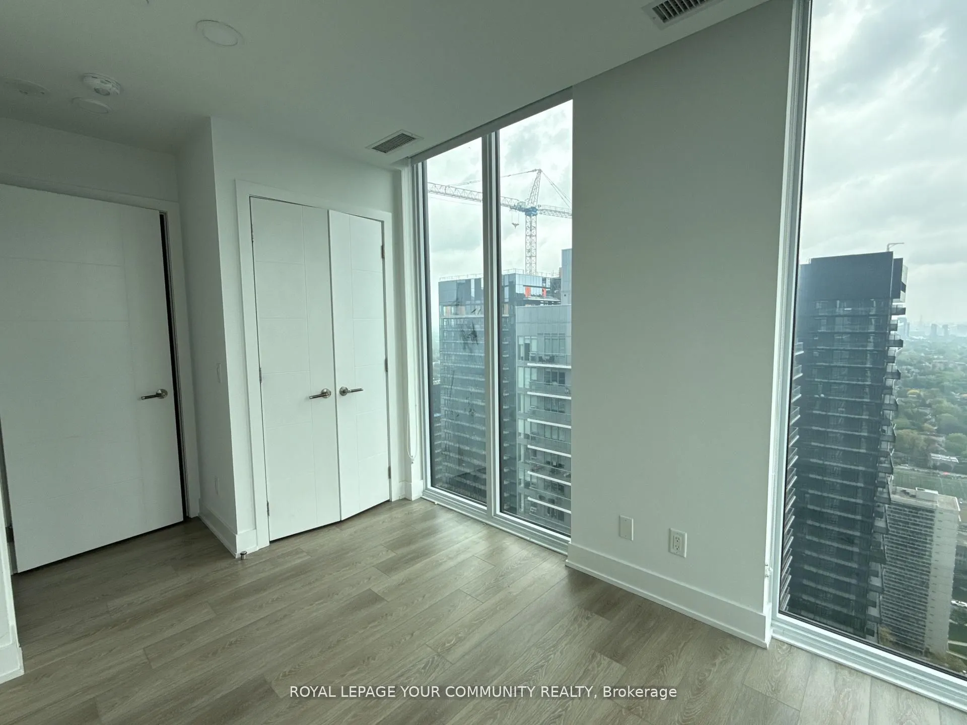 200 Redpath Avenue, #3302