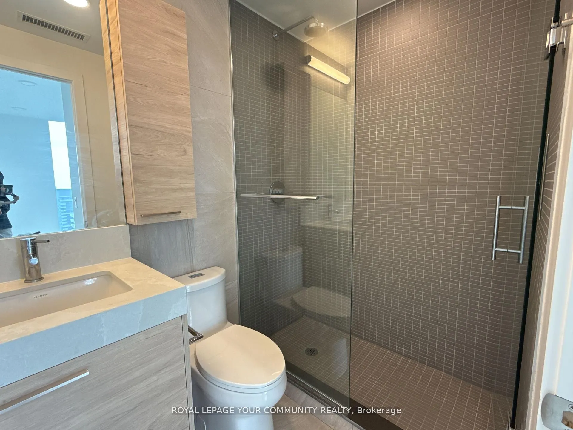200 Redpath Avenue, #3302