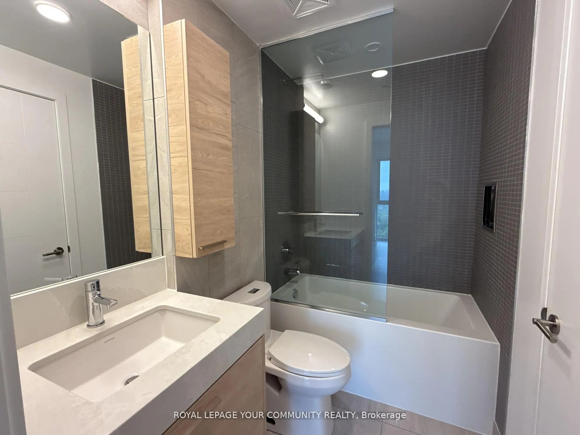 200 Redpath Avenue, #3408