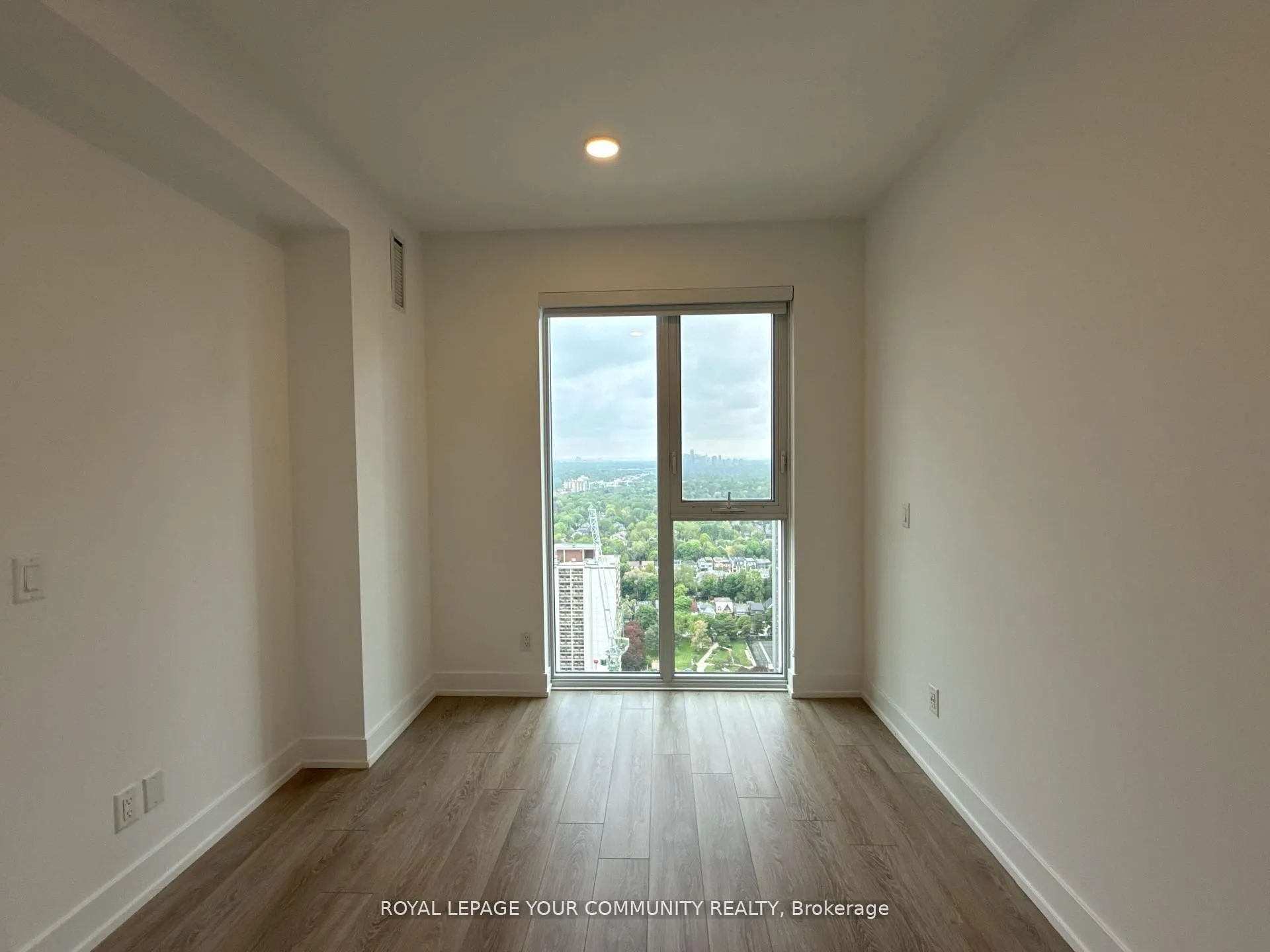 200 Redpath Avenue, #3408