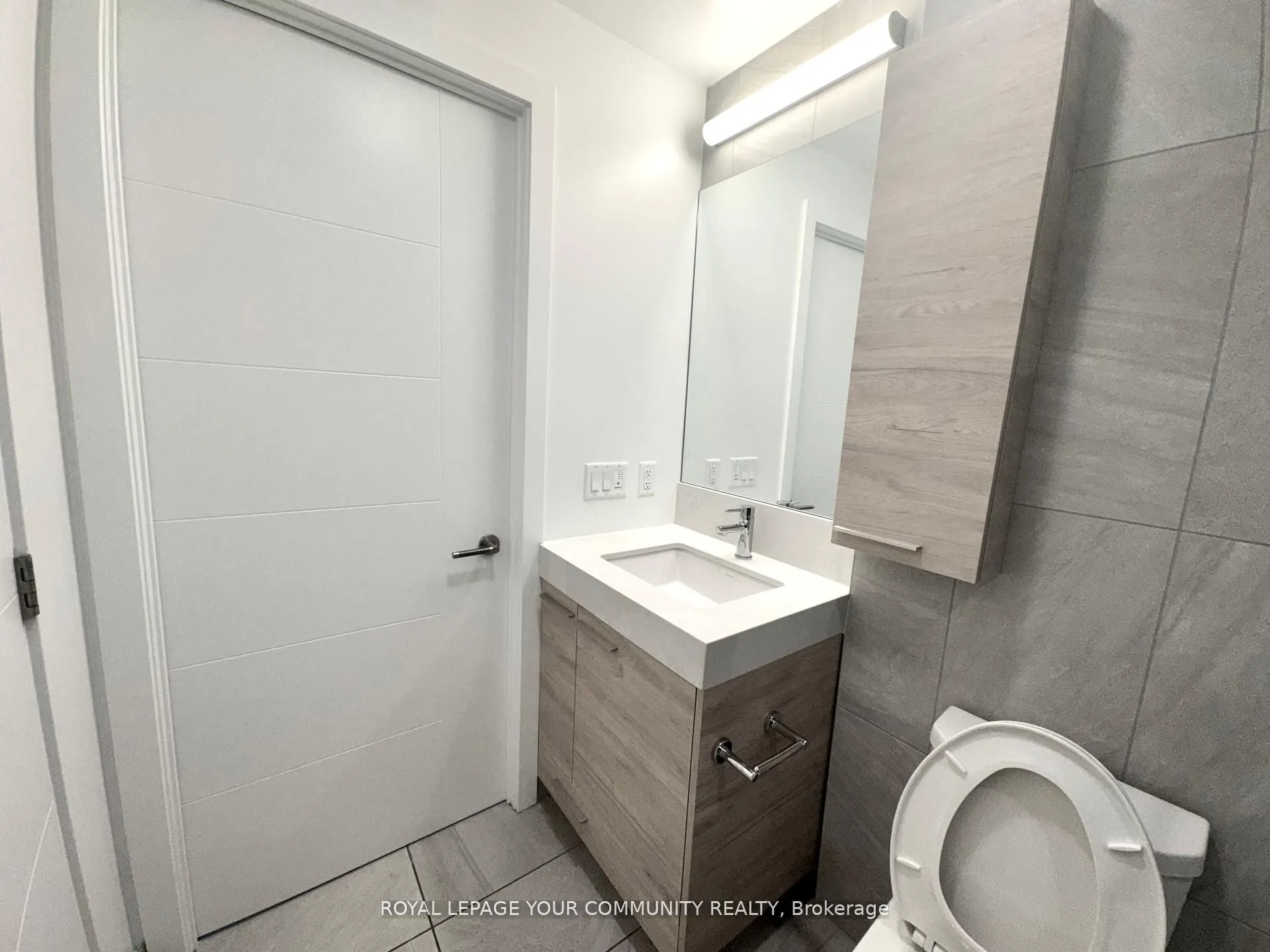 200 Redpath Avenue, #308