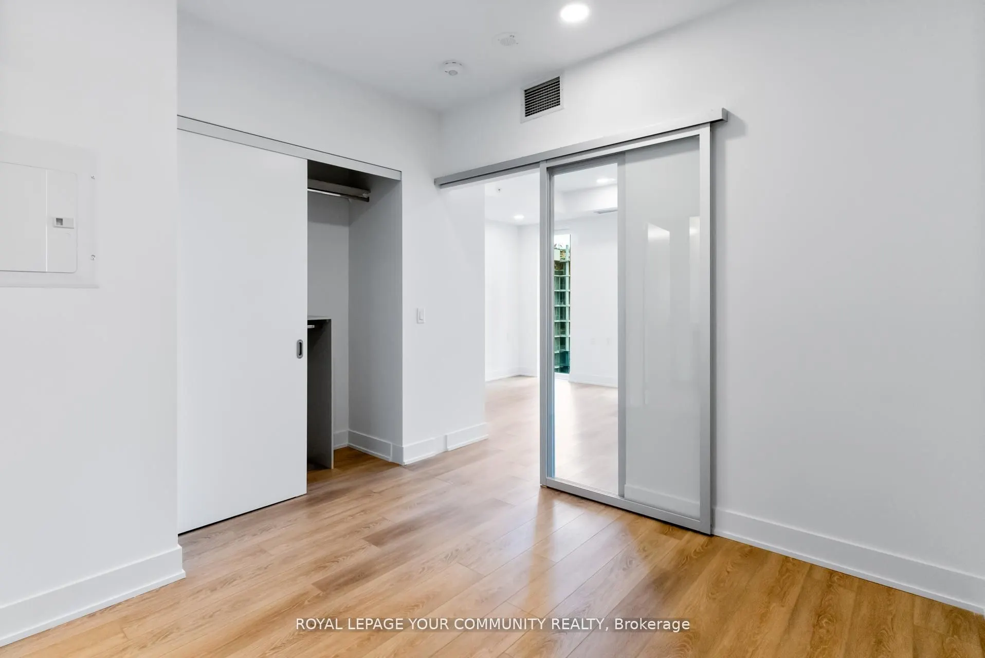 200 Redpath Avenue, #3310