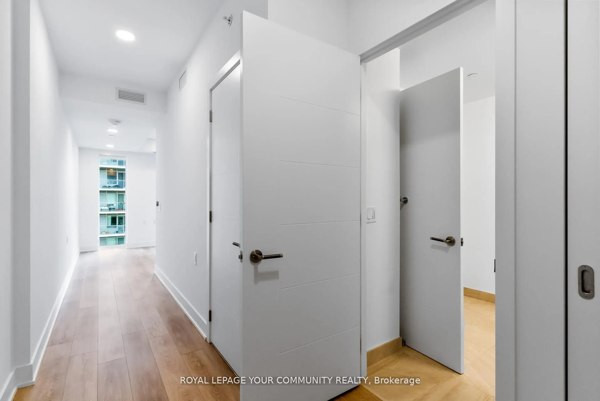200 Redpath Avenue, #3310