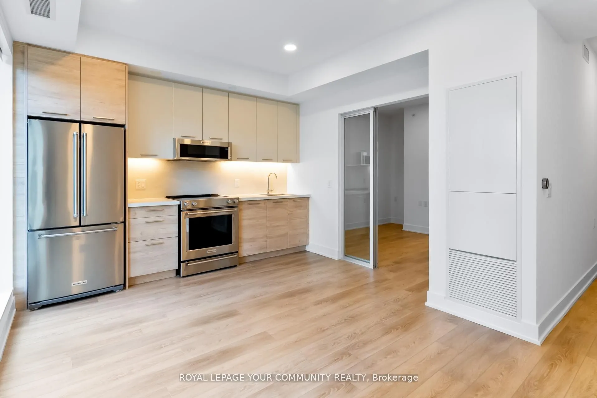 200 Redpath Avenue, #3310