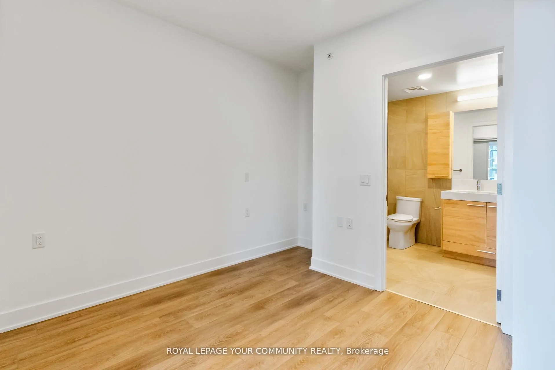 200 Redpath Avenue, #3310