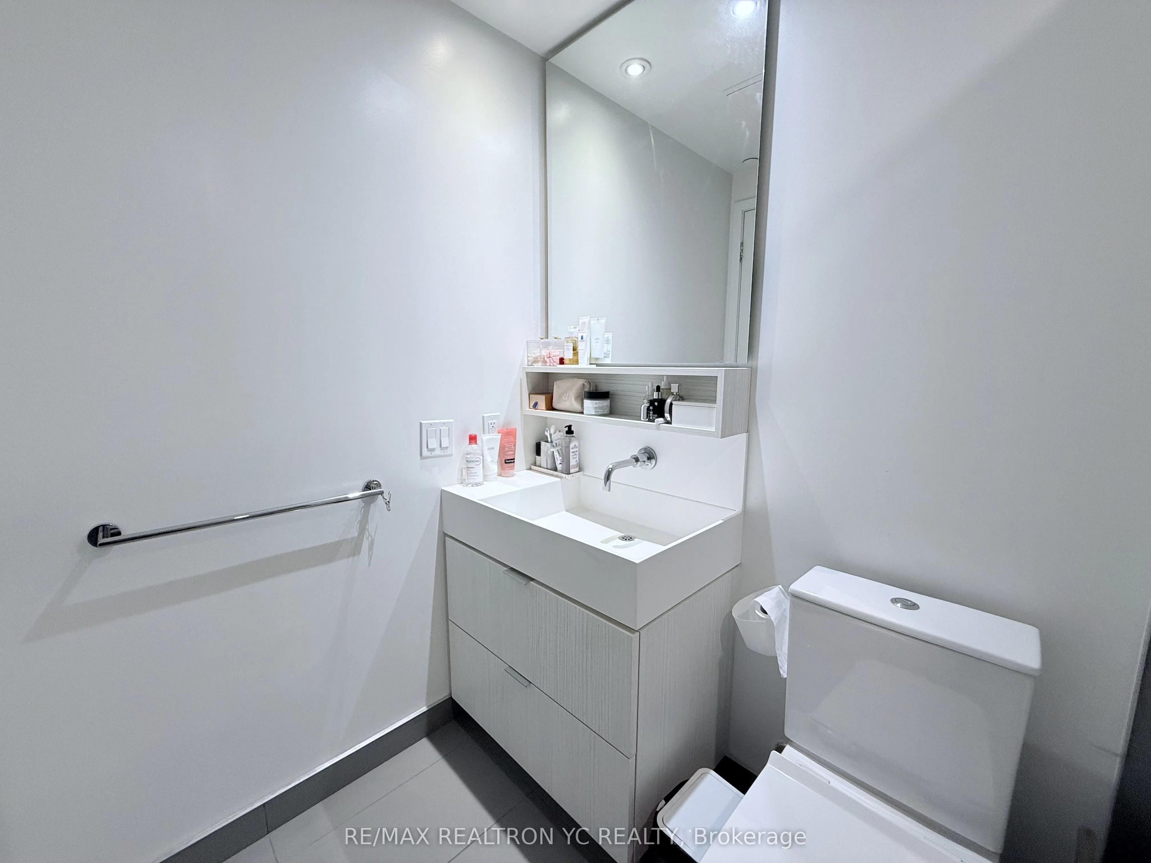5 Soudan Avenue, #2910