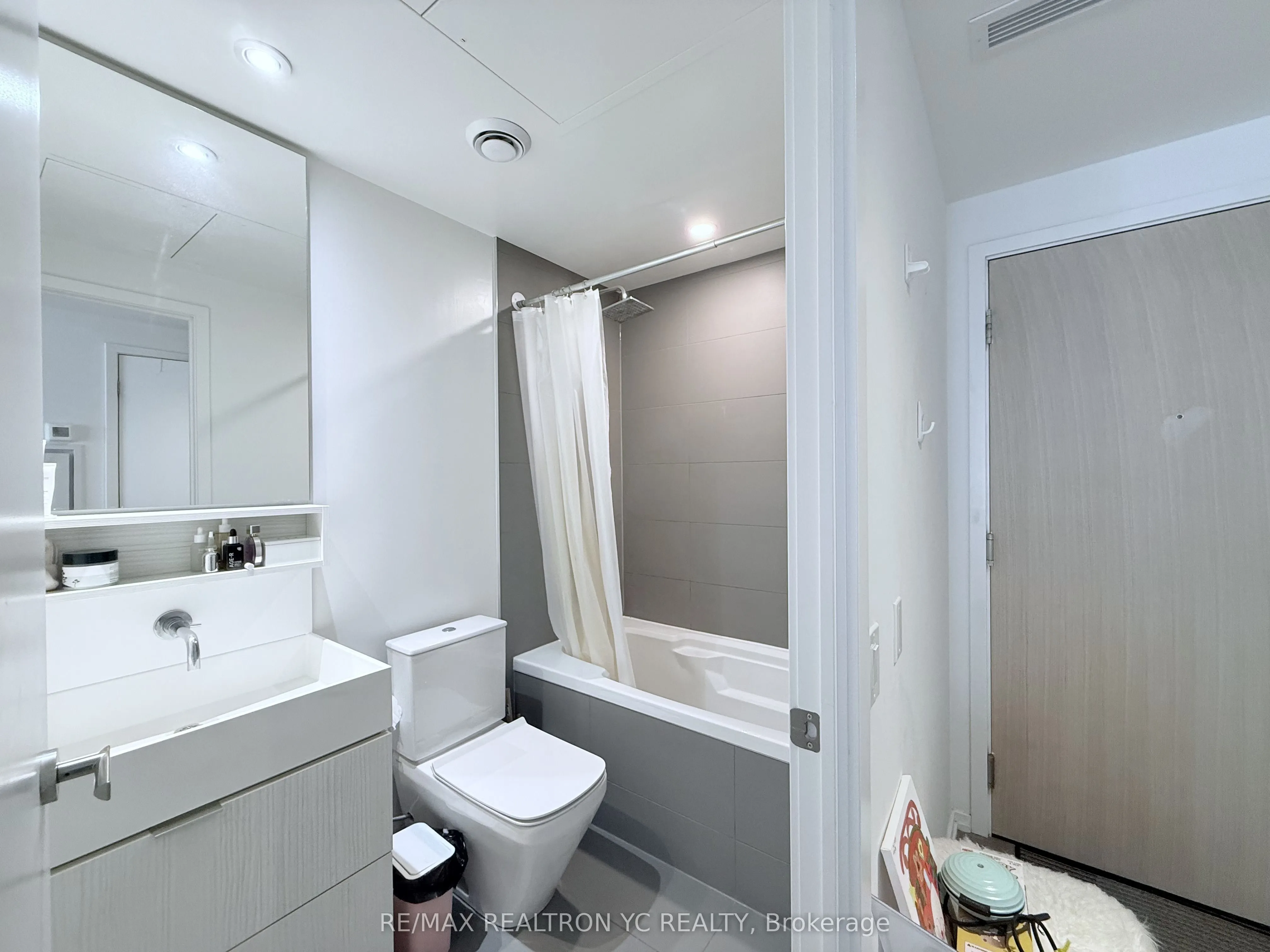 5 Soudan Avenue, #2910