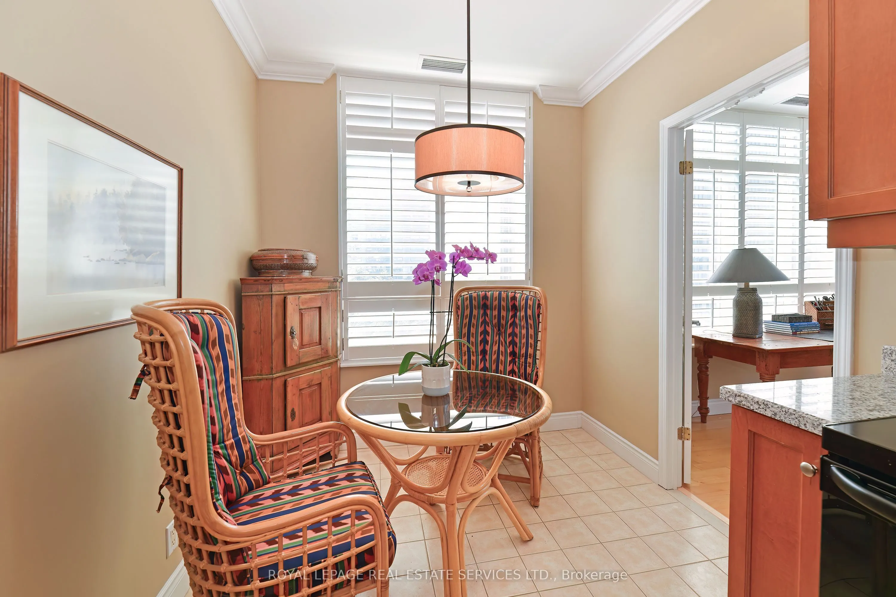 1 Deer Park Crescent, #905