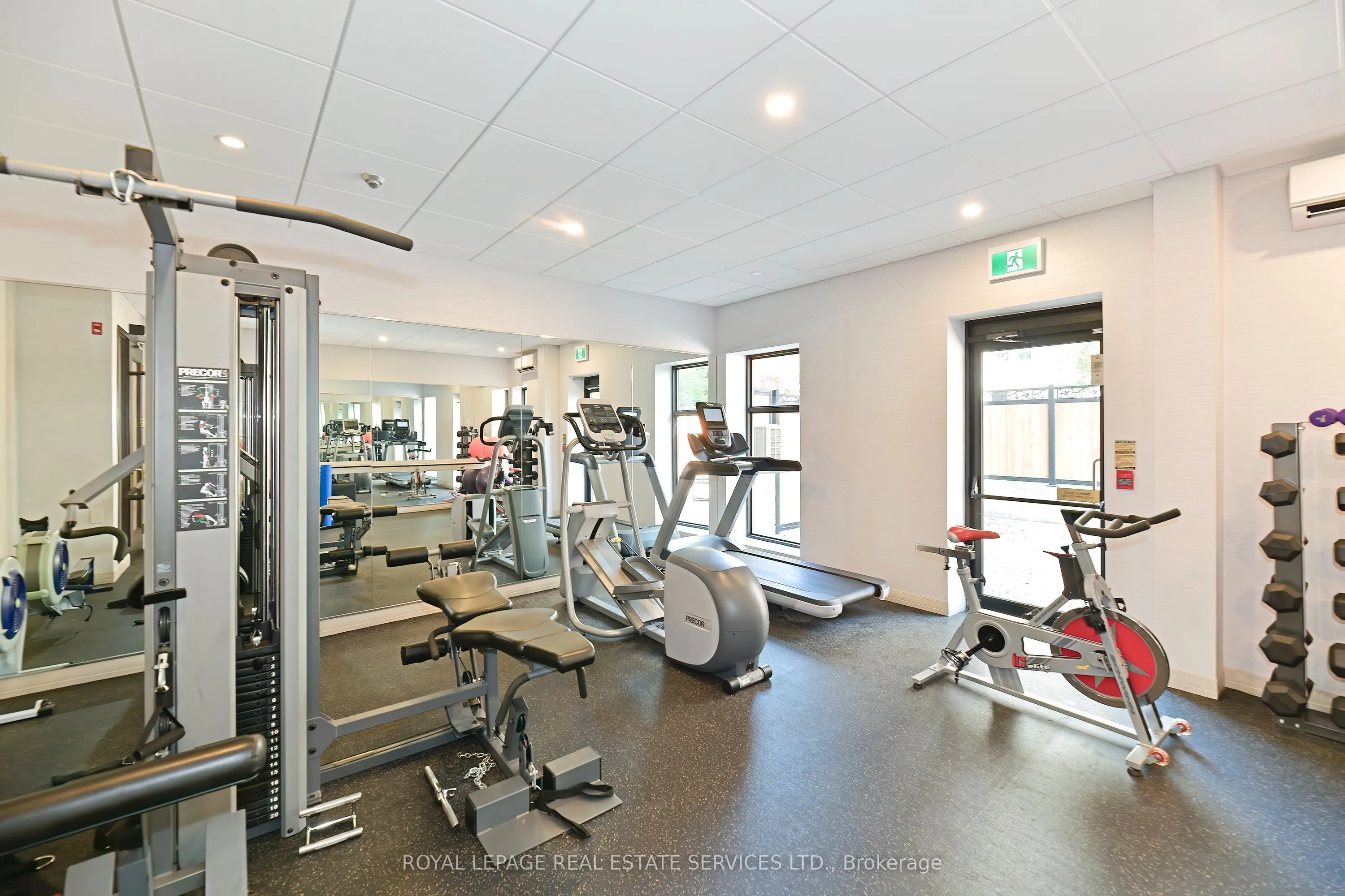 1 Deer Park Crescent, #905