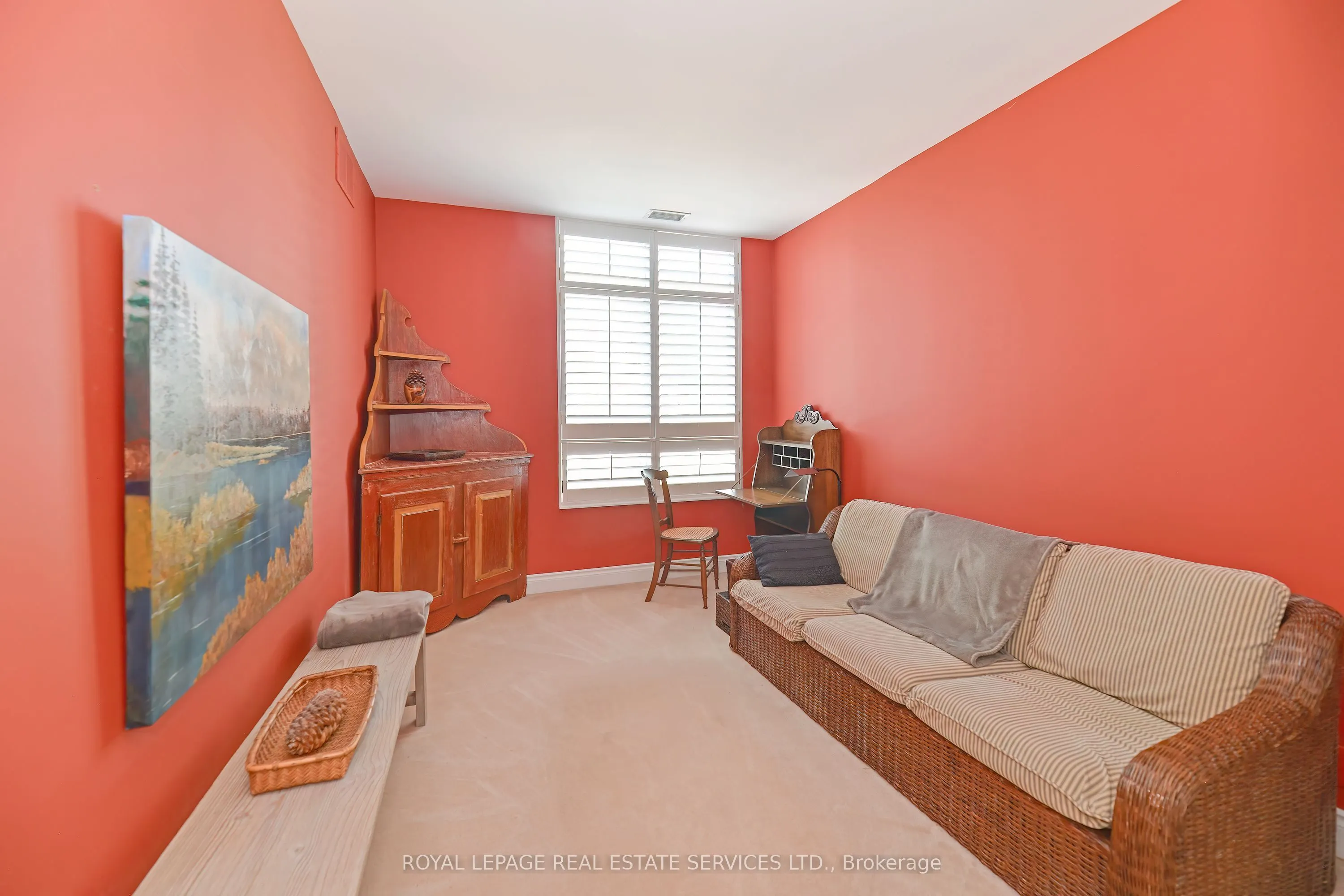 1 Deer Park Crescent, #905