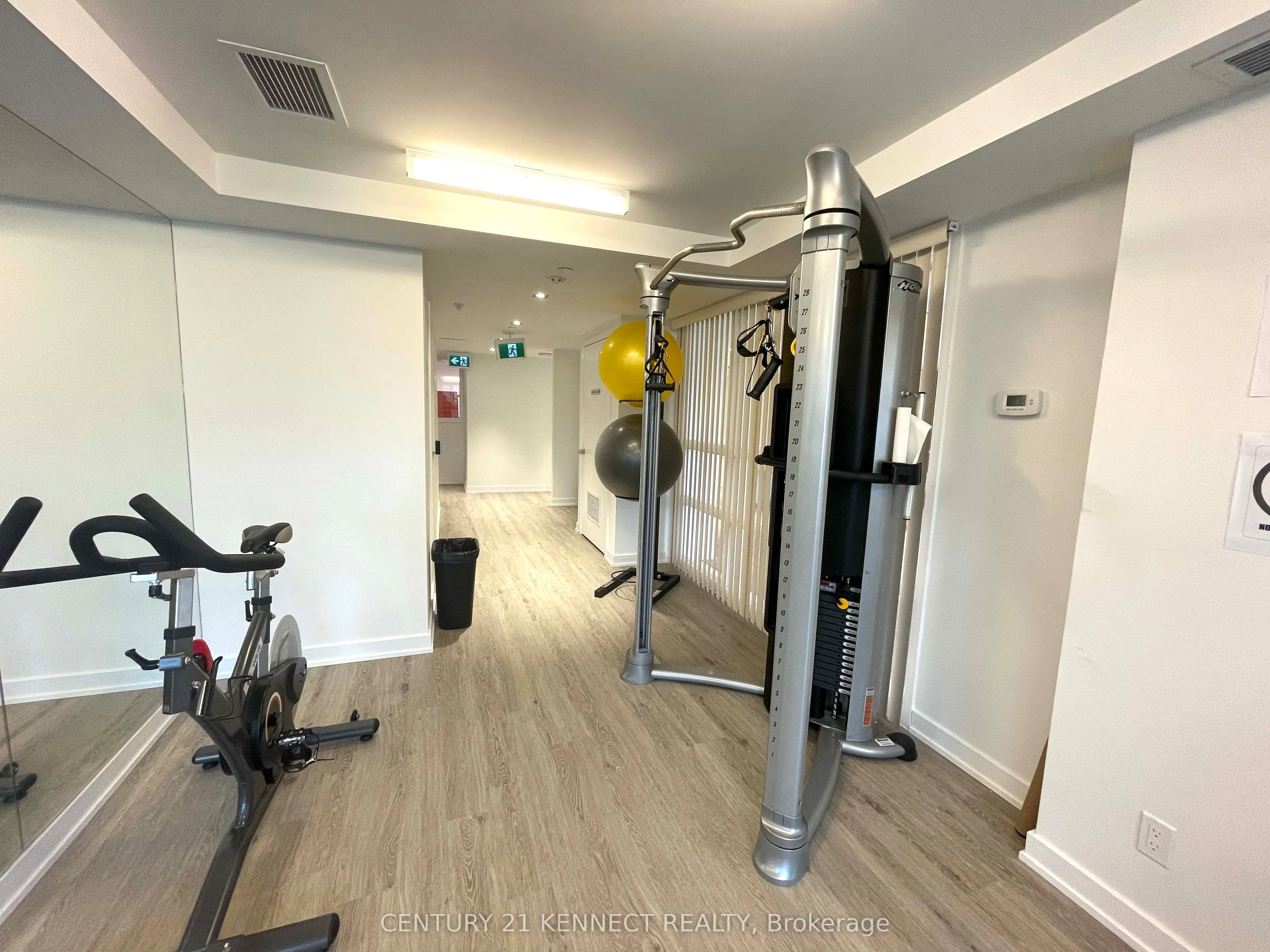 231 College Street, #802R