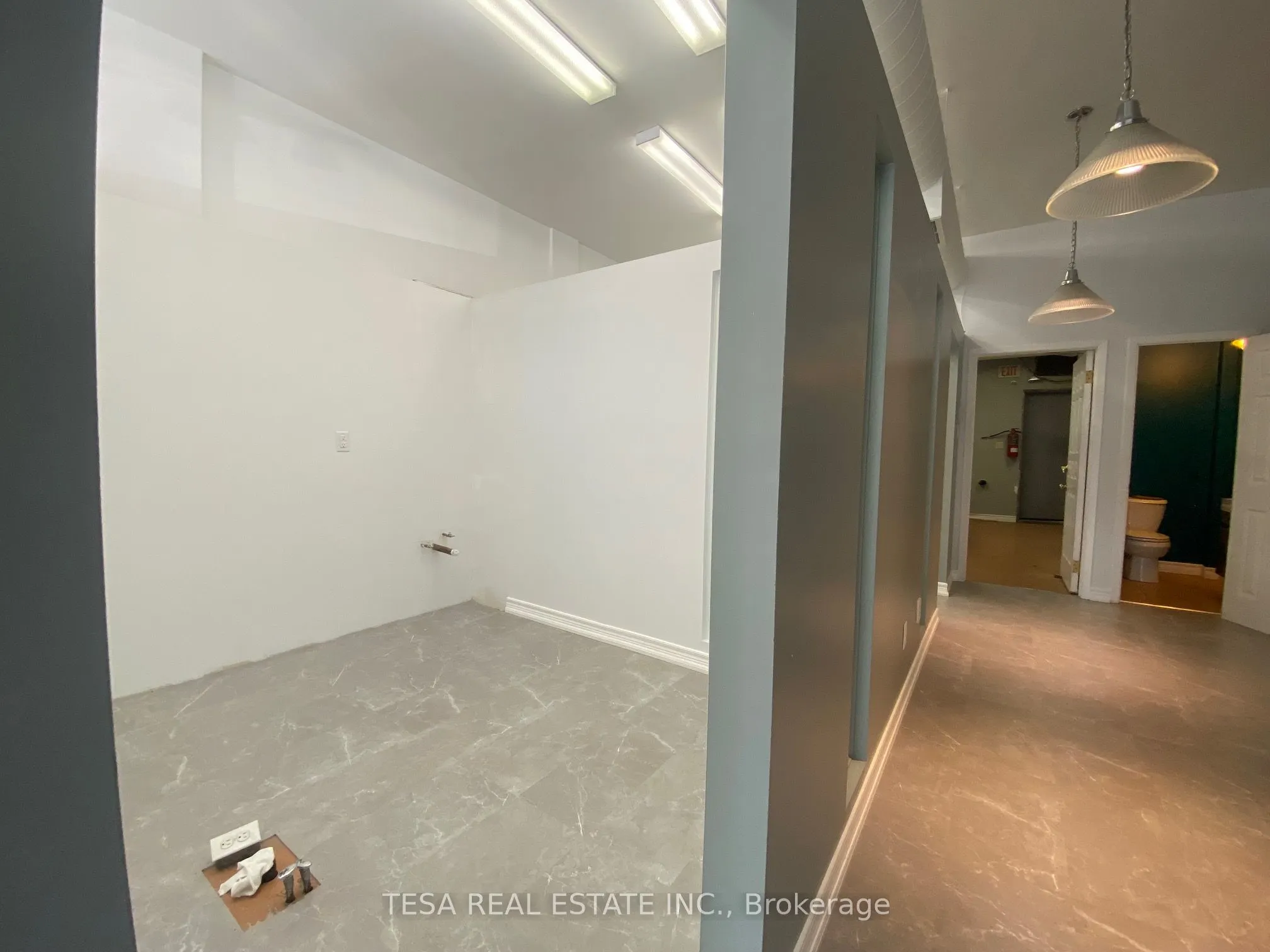 566 Sheppard Avenue W