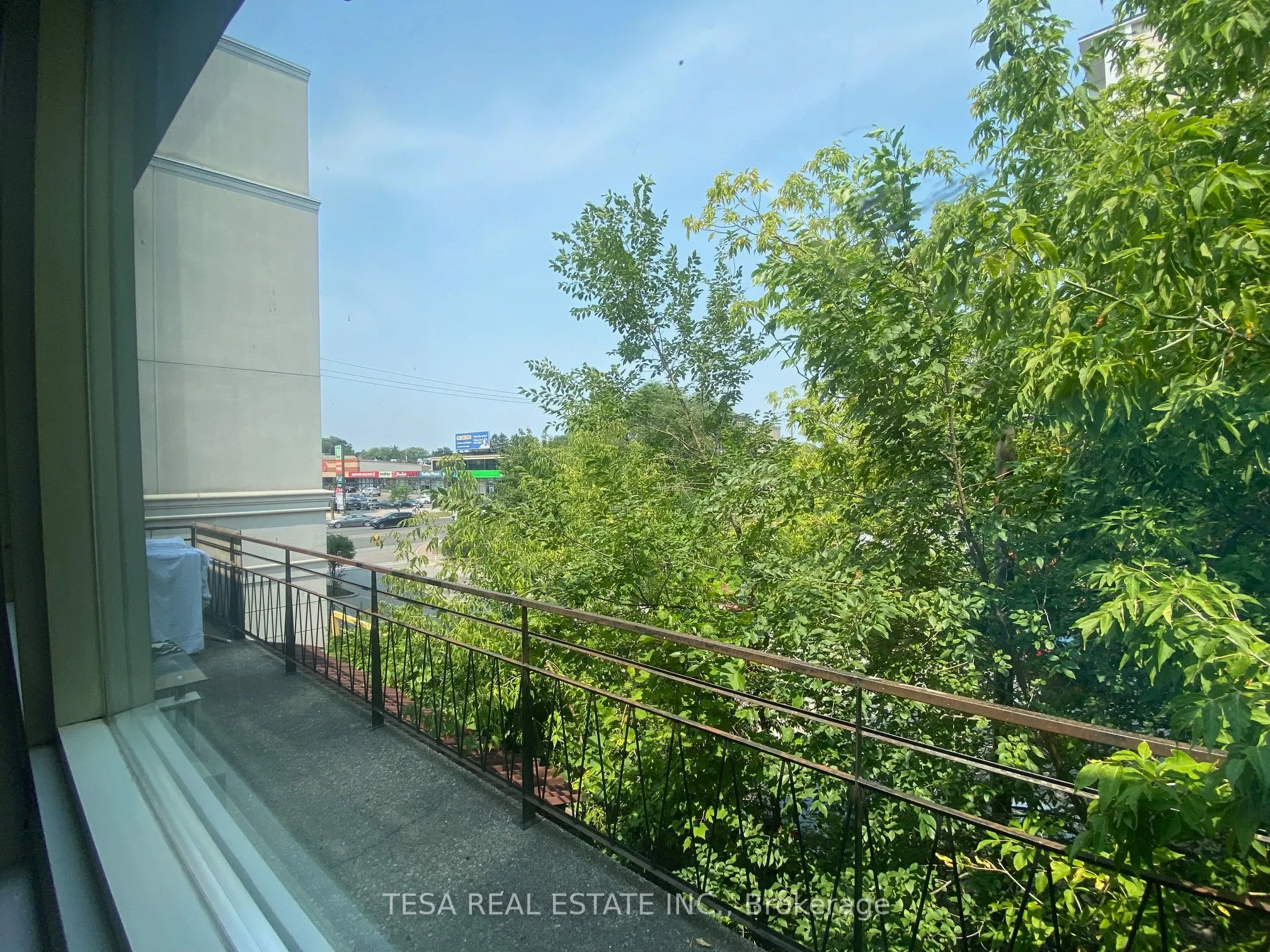 566 Sheppard Avenue W